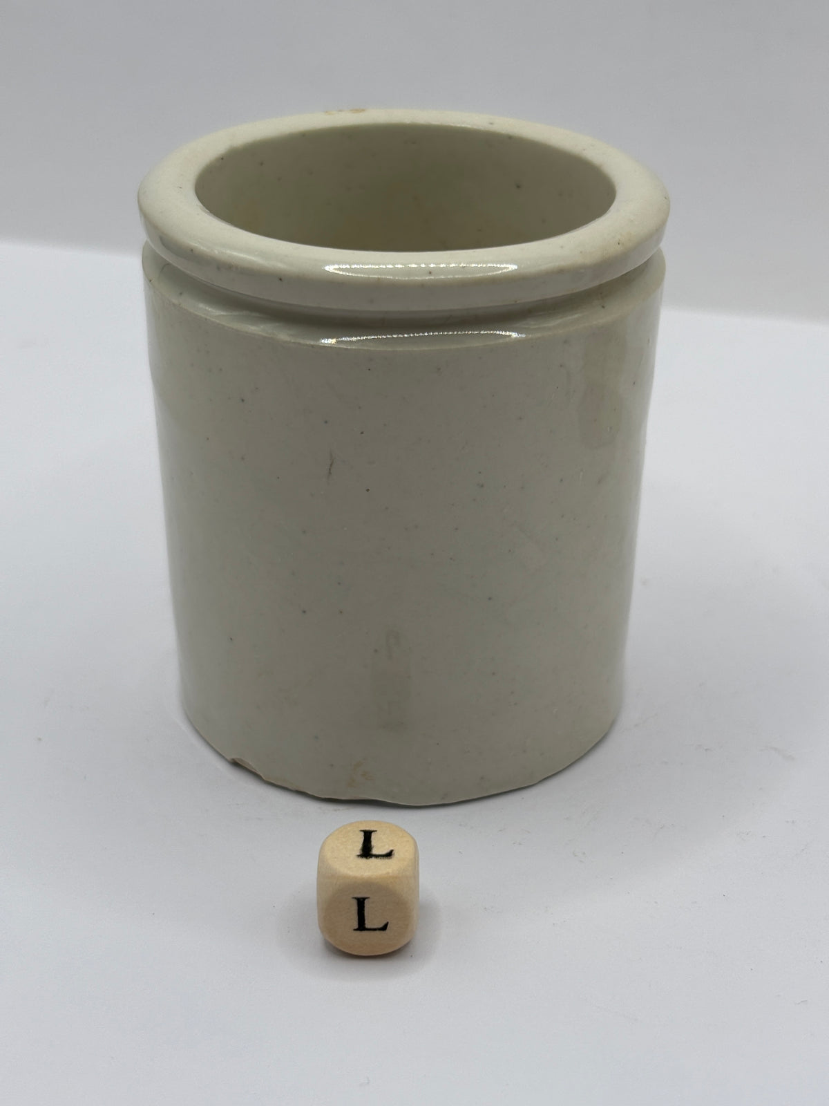 Old small chunky stoneware pot (L)