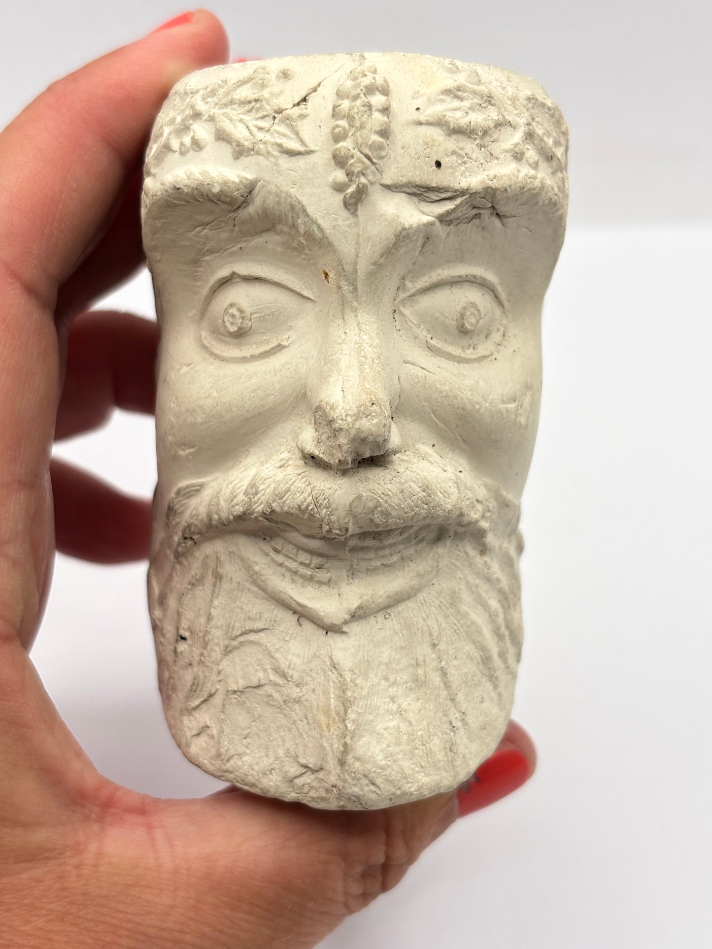 Old XL figural clay pipe head, pipe bowl