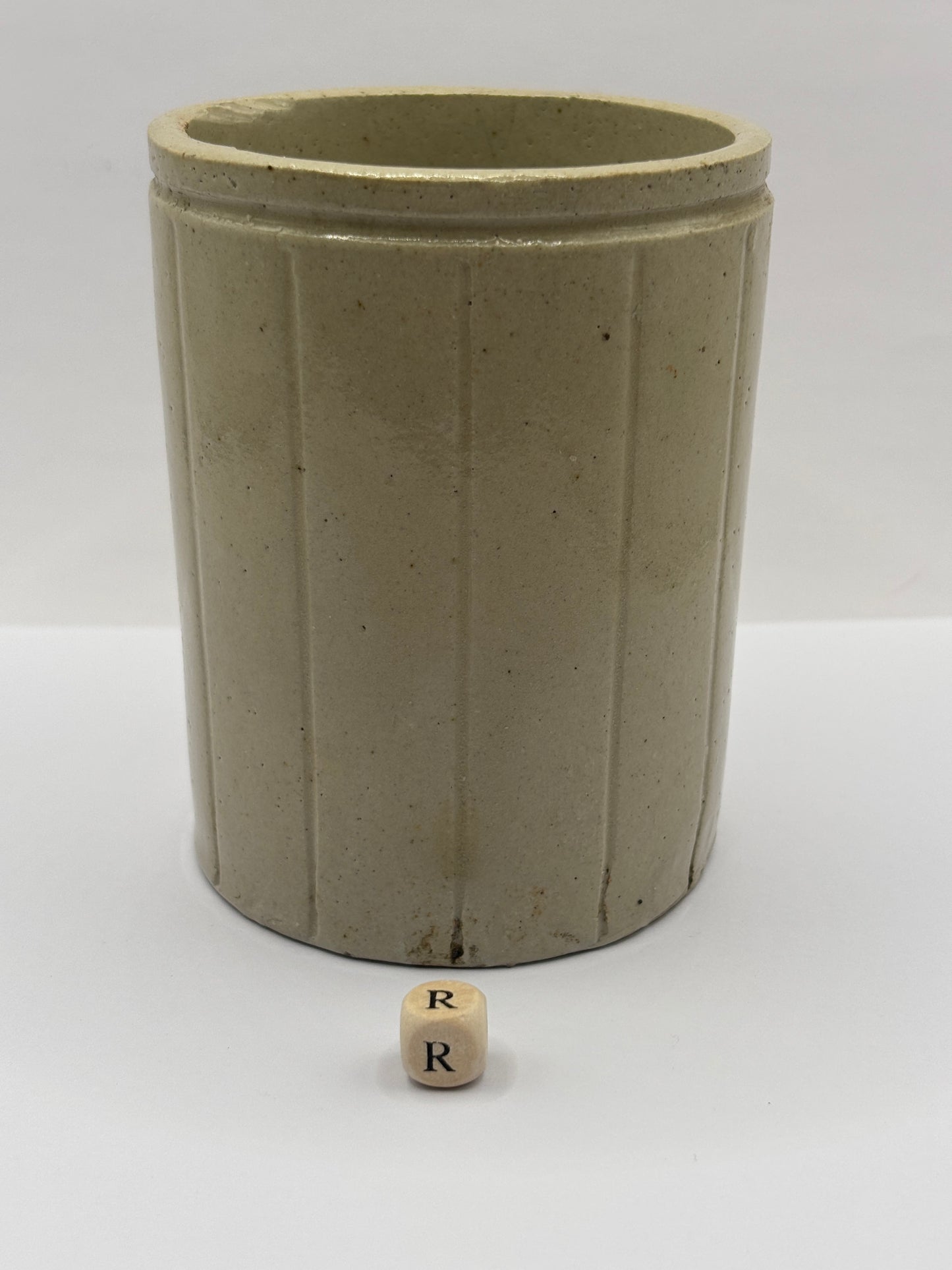 Old 1lb ribbed stoneware jam pot (R) smooth