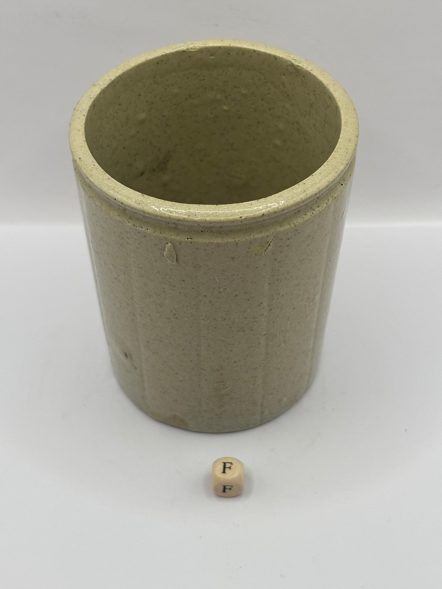 Old 1lb ribbed stoneware jam pot (F)