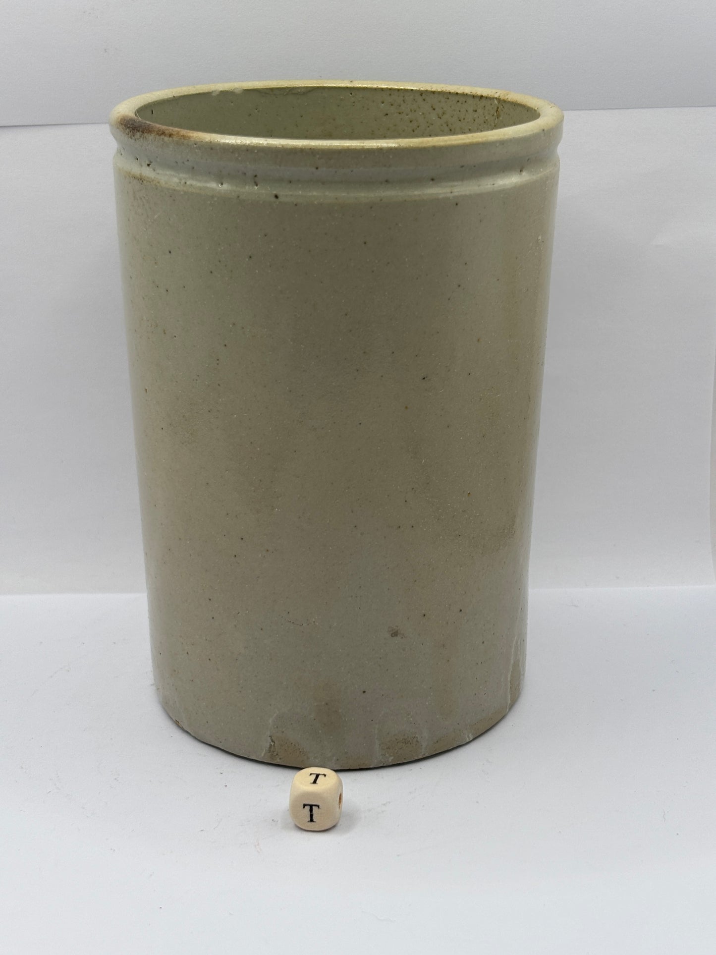 Old 2lb smooth stoneware jam pot (T)