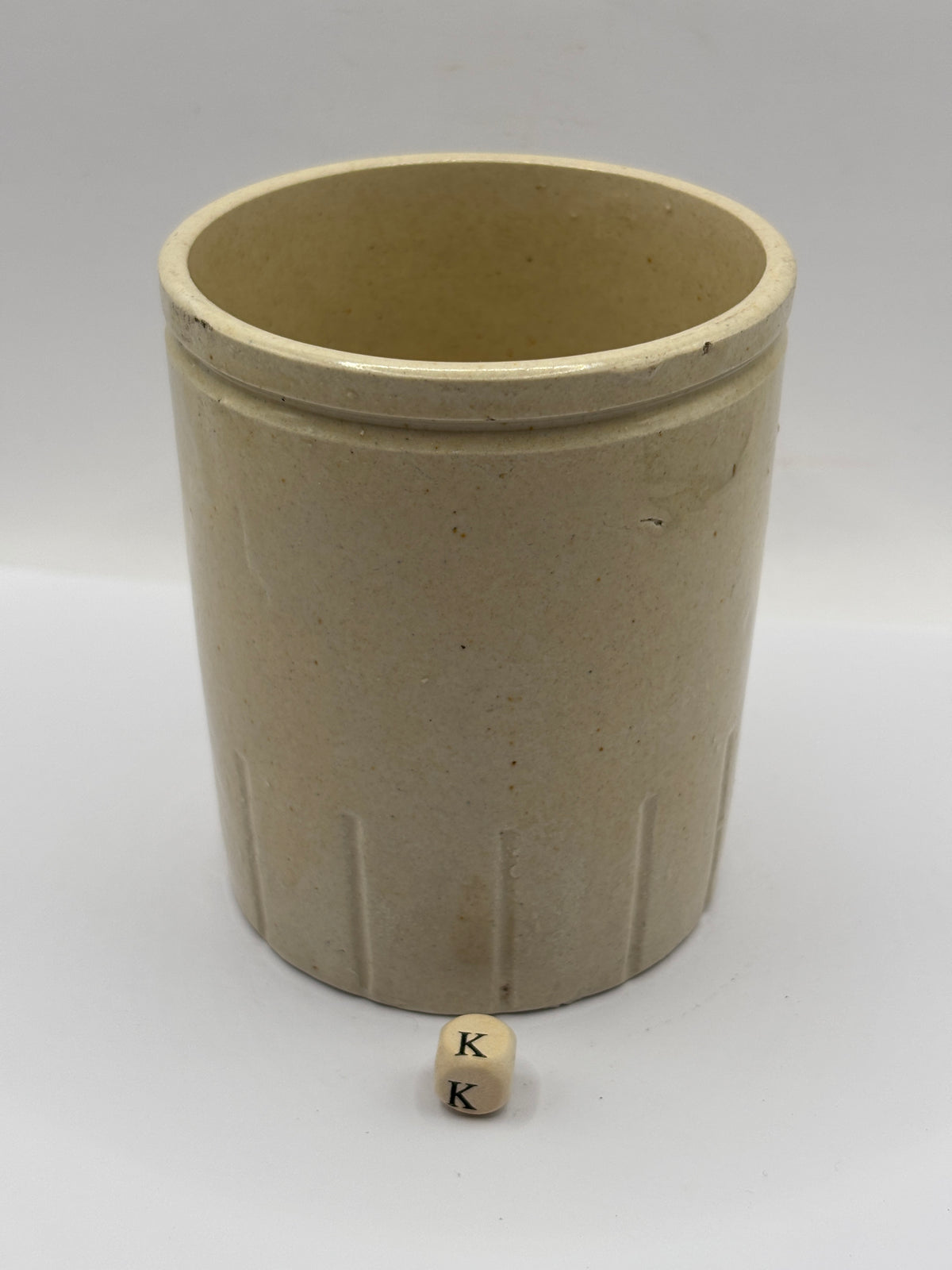 Old 1lb ribbed stoneware jam pot (k)