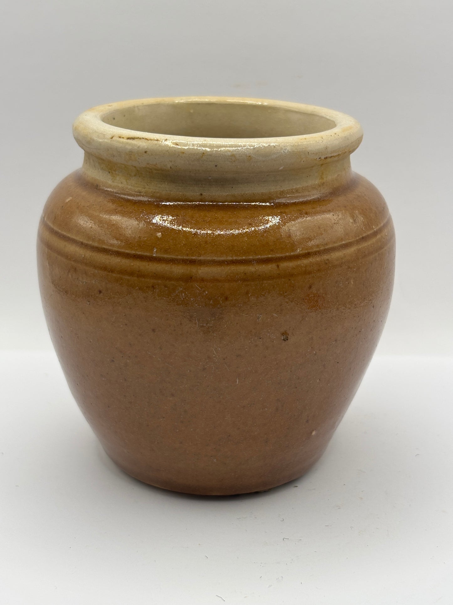Old large stoneware honey pot 10cms