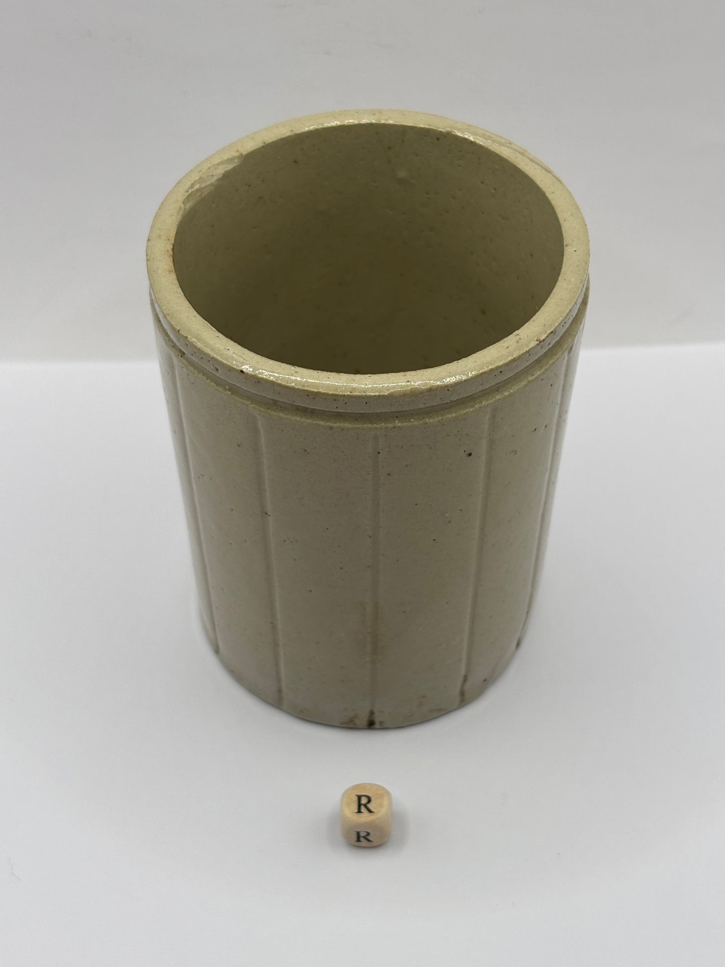 Old 1lb ribbed stoneware jam pot (R) smooth