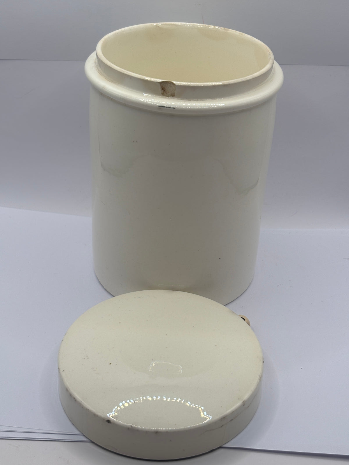 Old large plain white stoneware apothecary jar and lid (D)