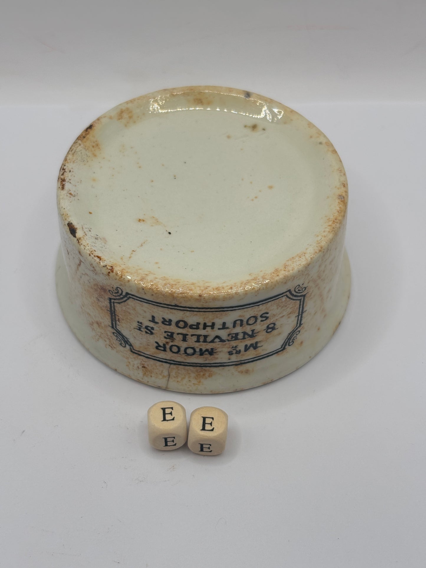 Old Mrs moors advertising meat paste pot (ee)