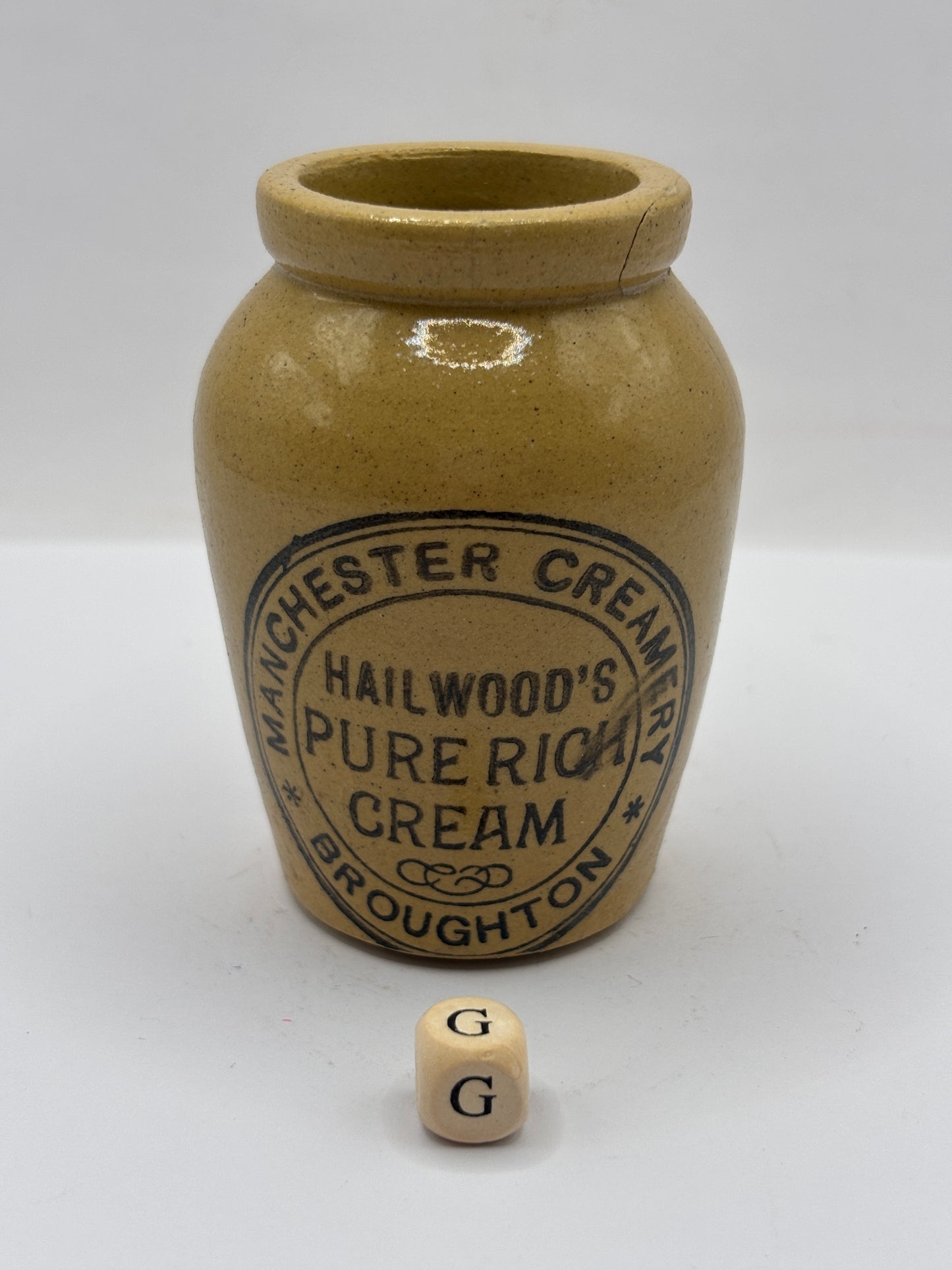 Old advertising cream pot, Manchester creamery Hailwoods (G)