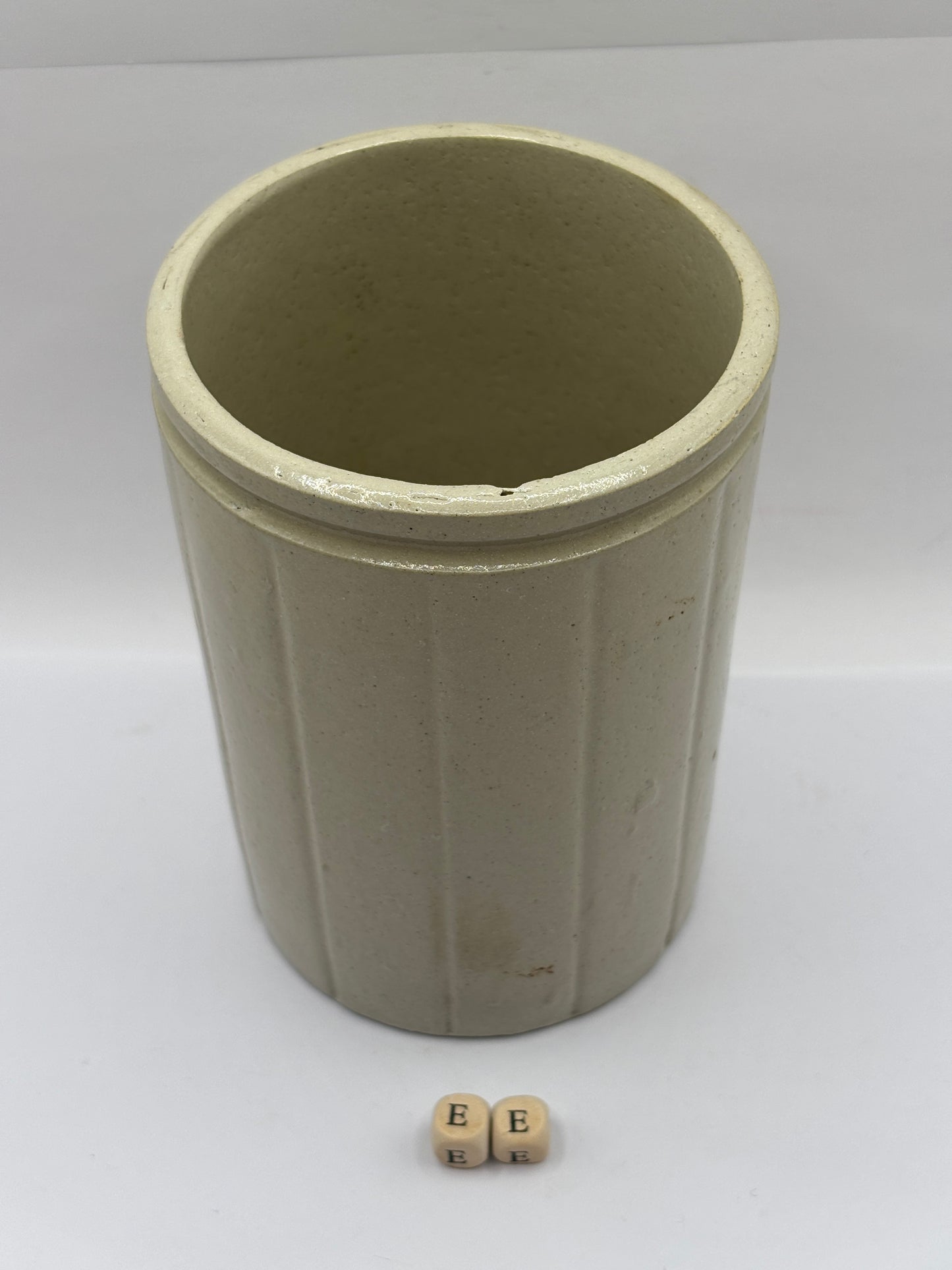 Old 2lb ribbed stoneware jam pot (ee)