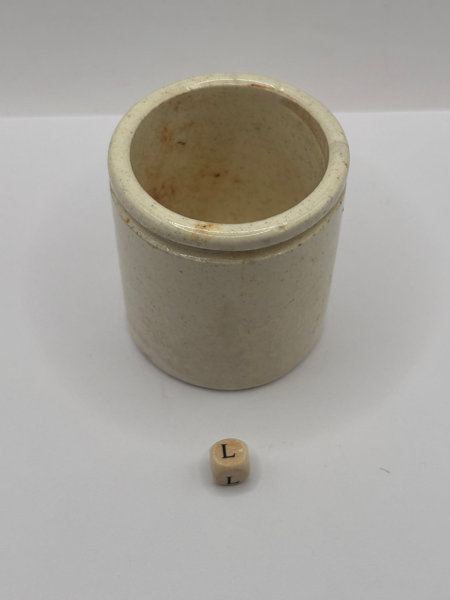 Old small chunky stoneware pot (L)