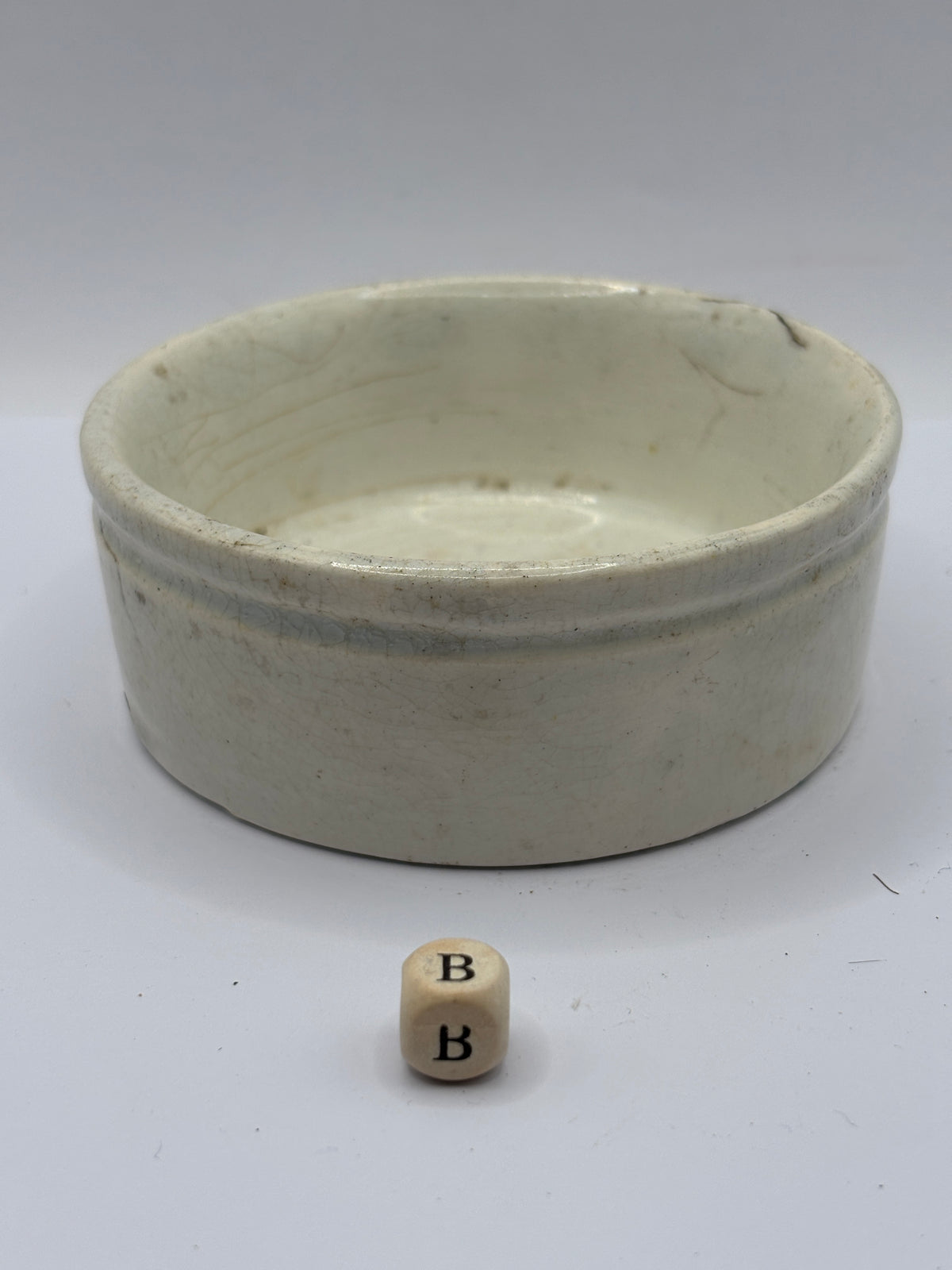 Old plain stoneware meat paste pot (B)