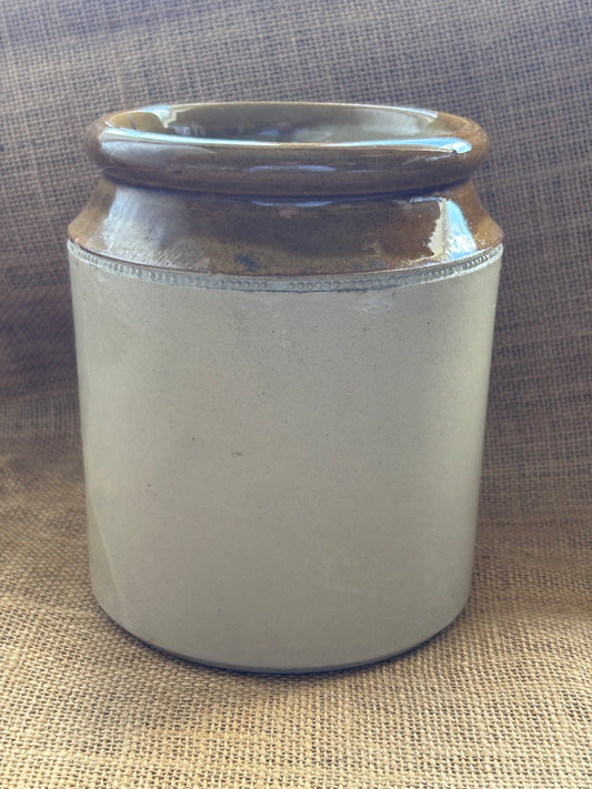 Old stoneware jar/ pantry pot (a)