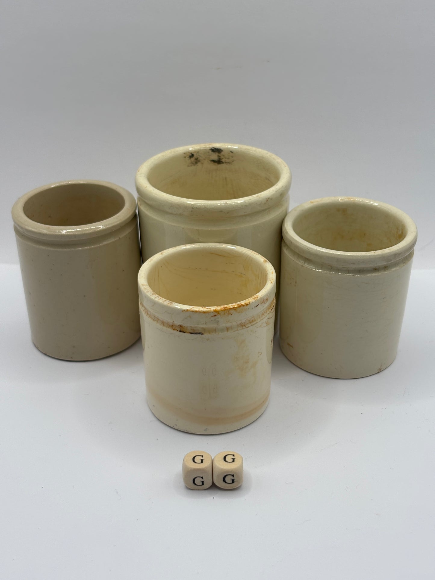 4 old stoneware pots (GG)