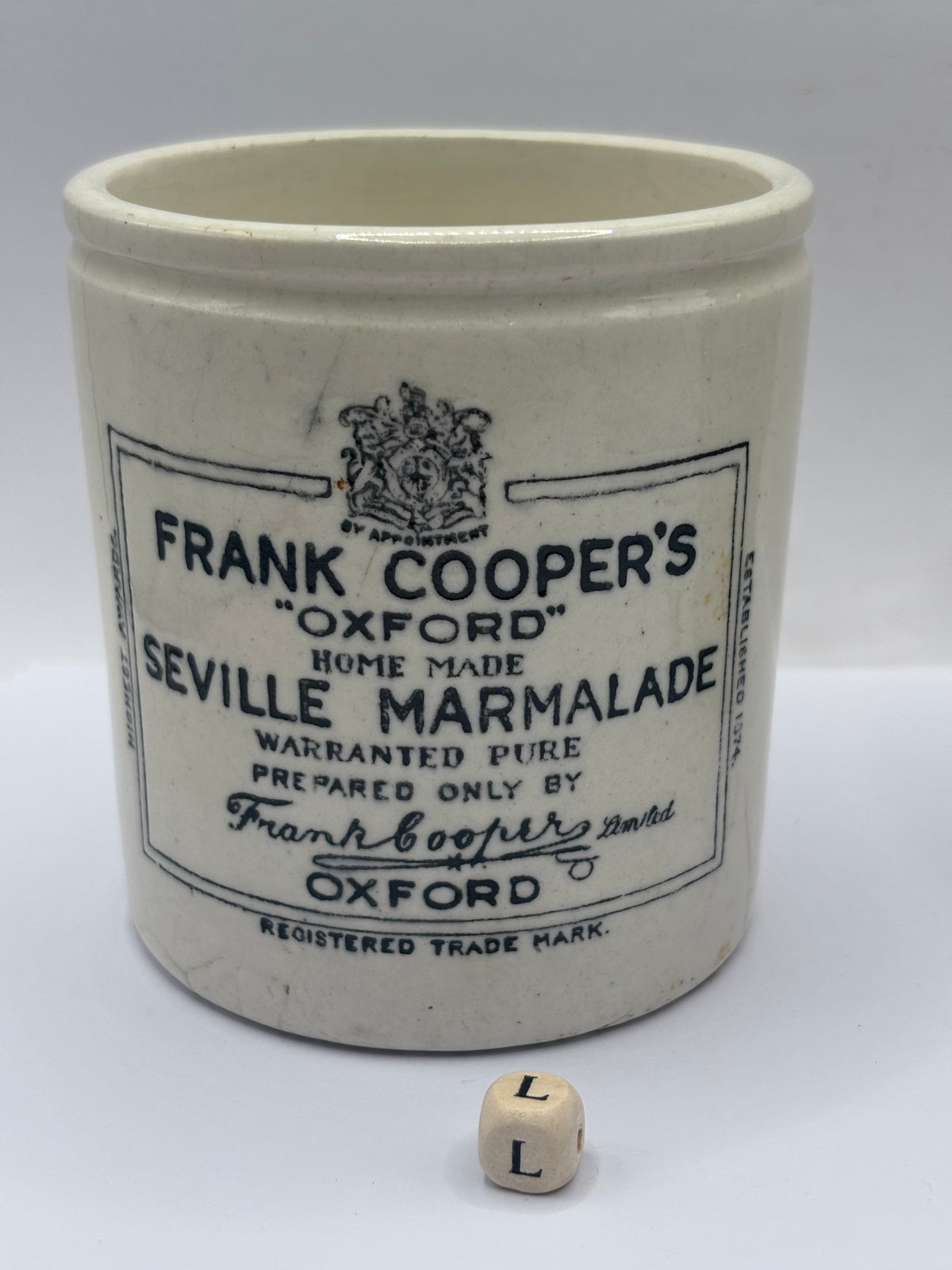 Old 1lb stoneware marmalade pot, Frank Coopers. Hairline (L)