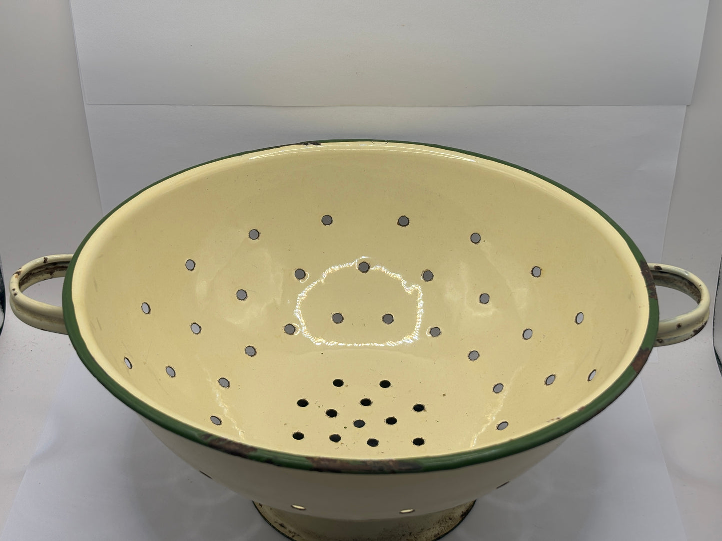 Vintage enamel colander/strainer