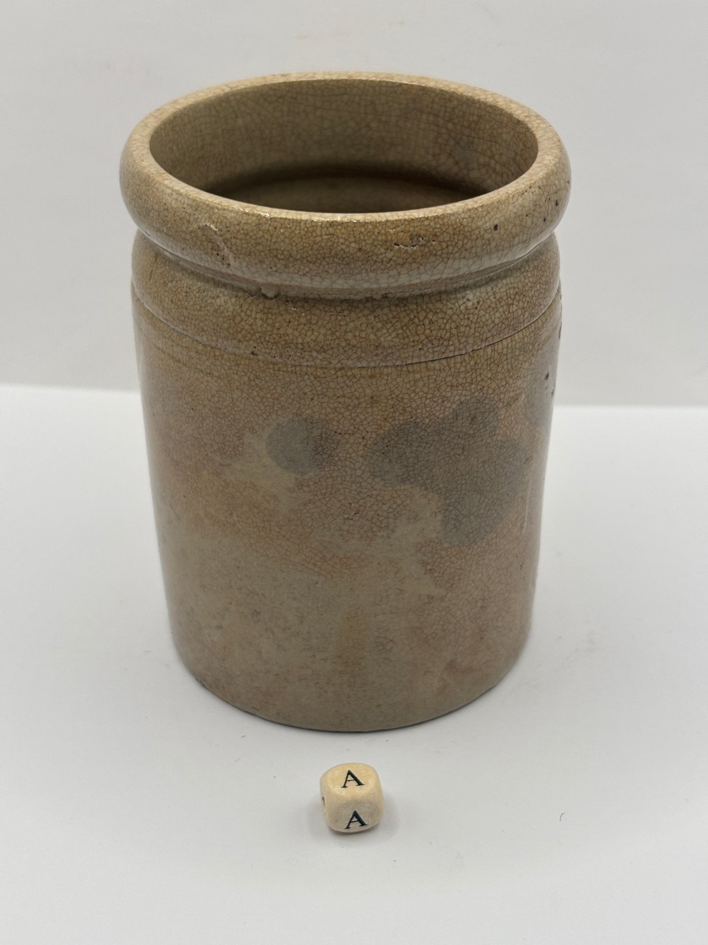 Old 1lb rolled top stoneware jam pot (a) stained & crazed