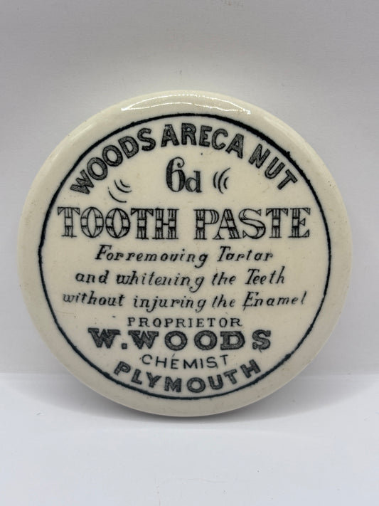 old advertising lid, Woods areca nut toothpaste (a)