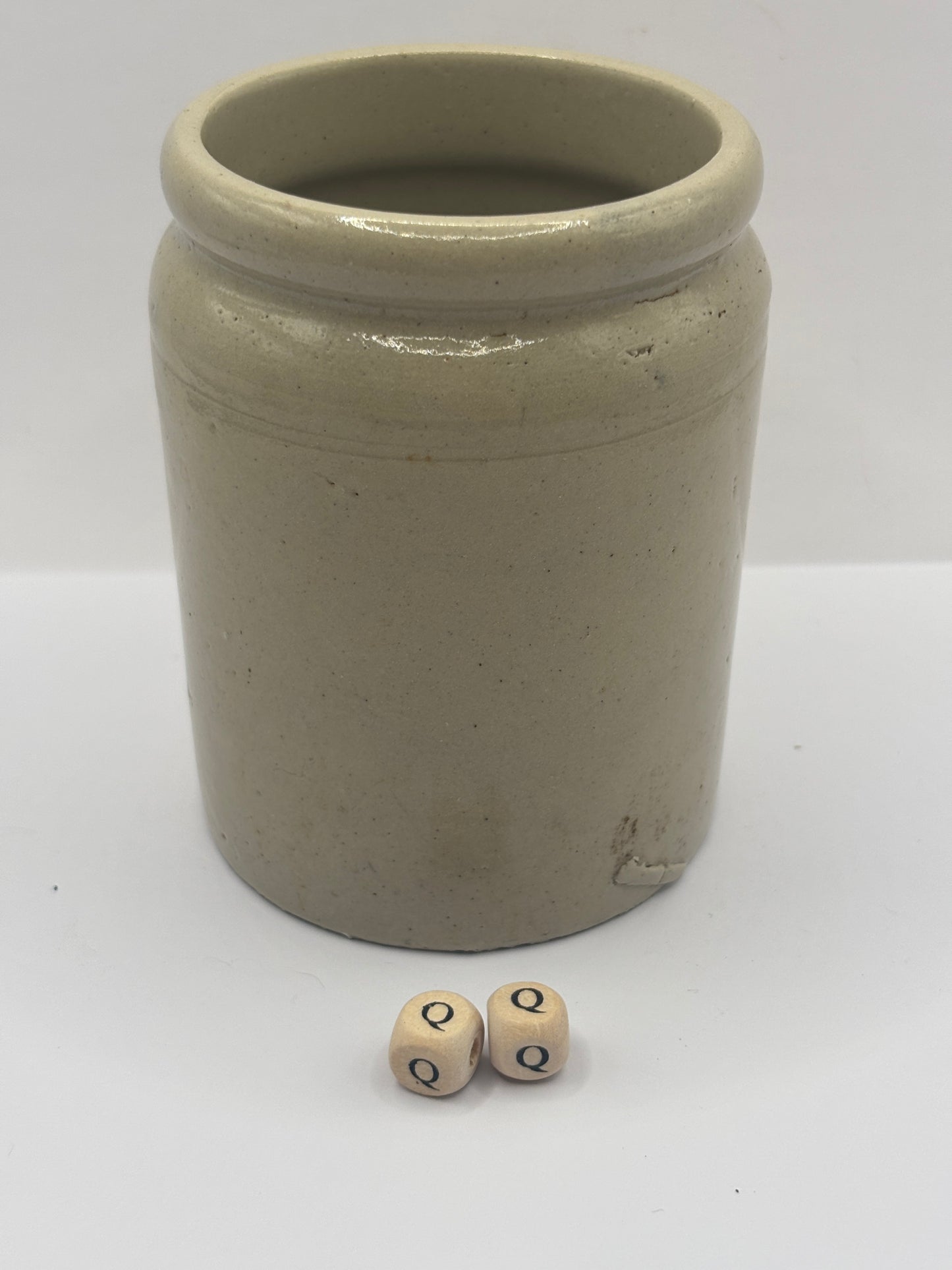 Old 1lb rolled top stoneware jam pot (QQ)