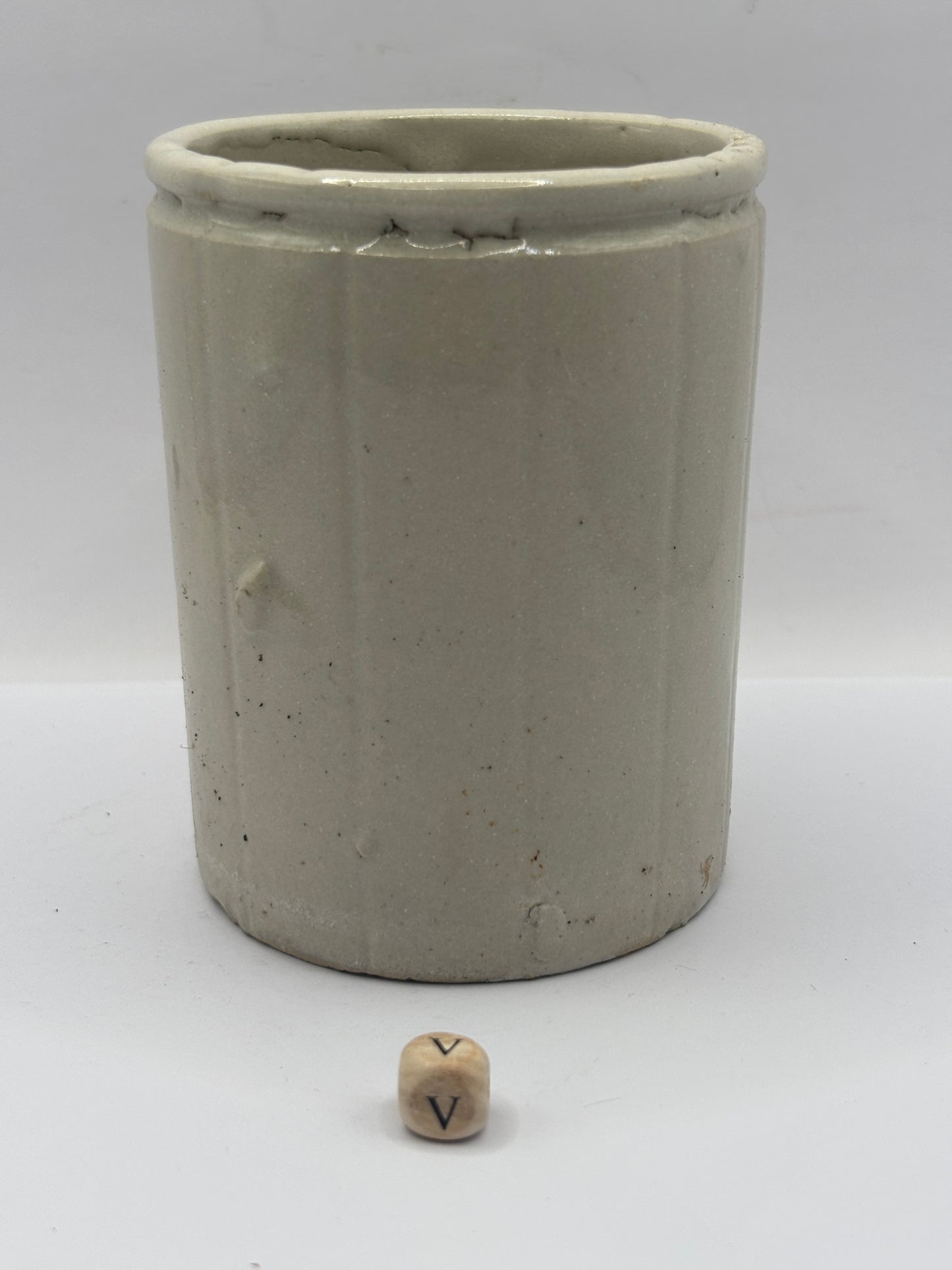 Old 1lb ribbed stoneware jam pot (v)