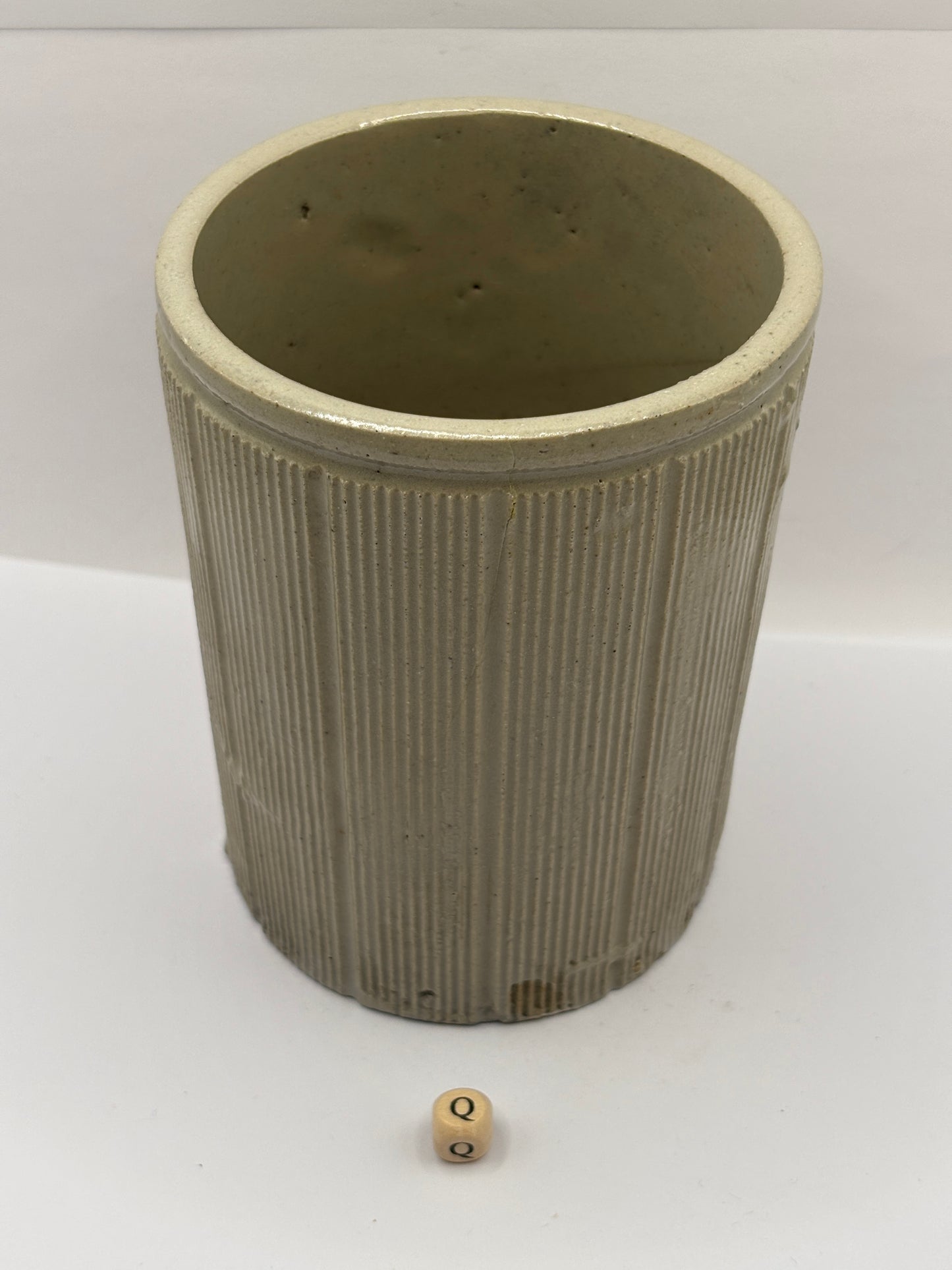 Old 2lb ribbed stoneware jam pot (Q)
