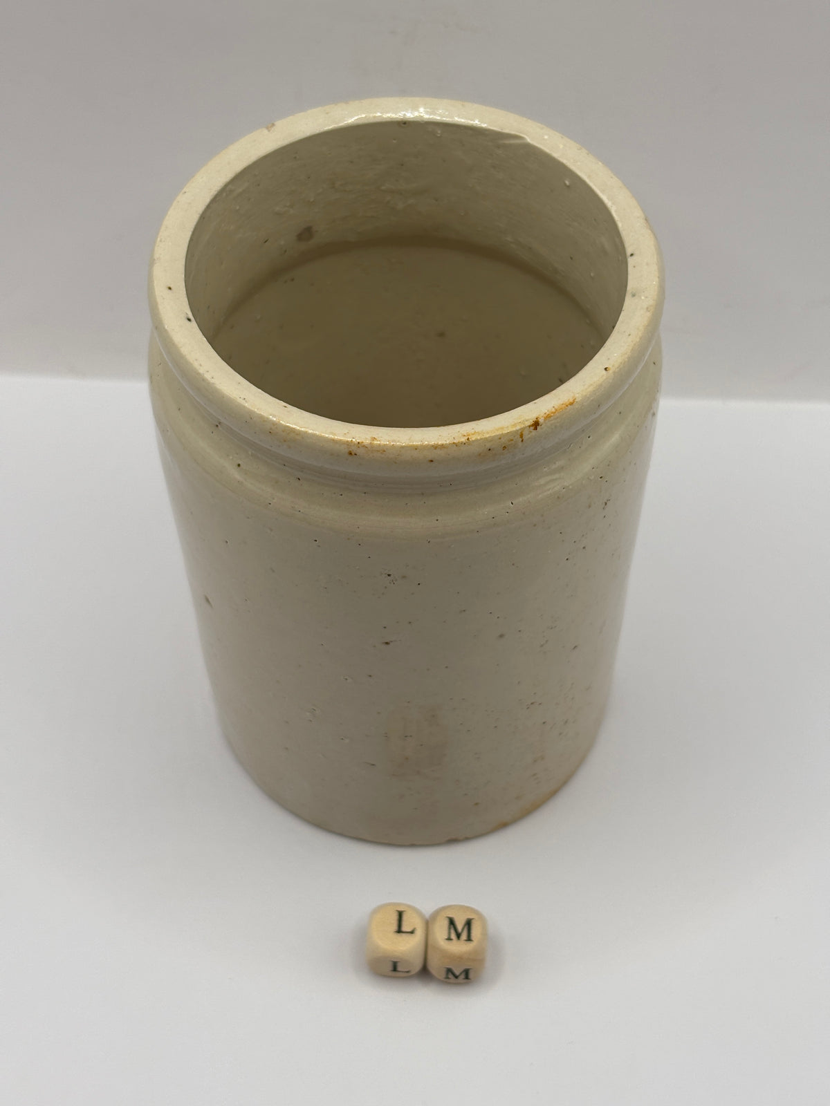Old 1lb rolled top stoneware jam pot (LM)