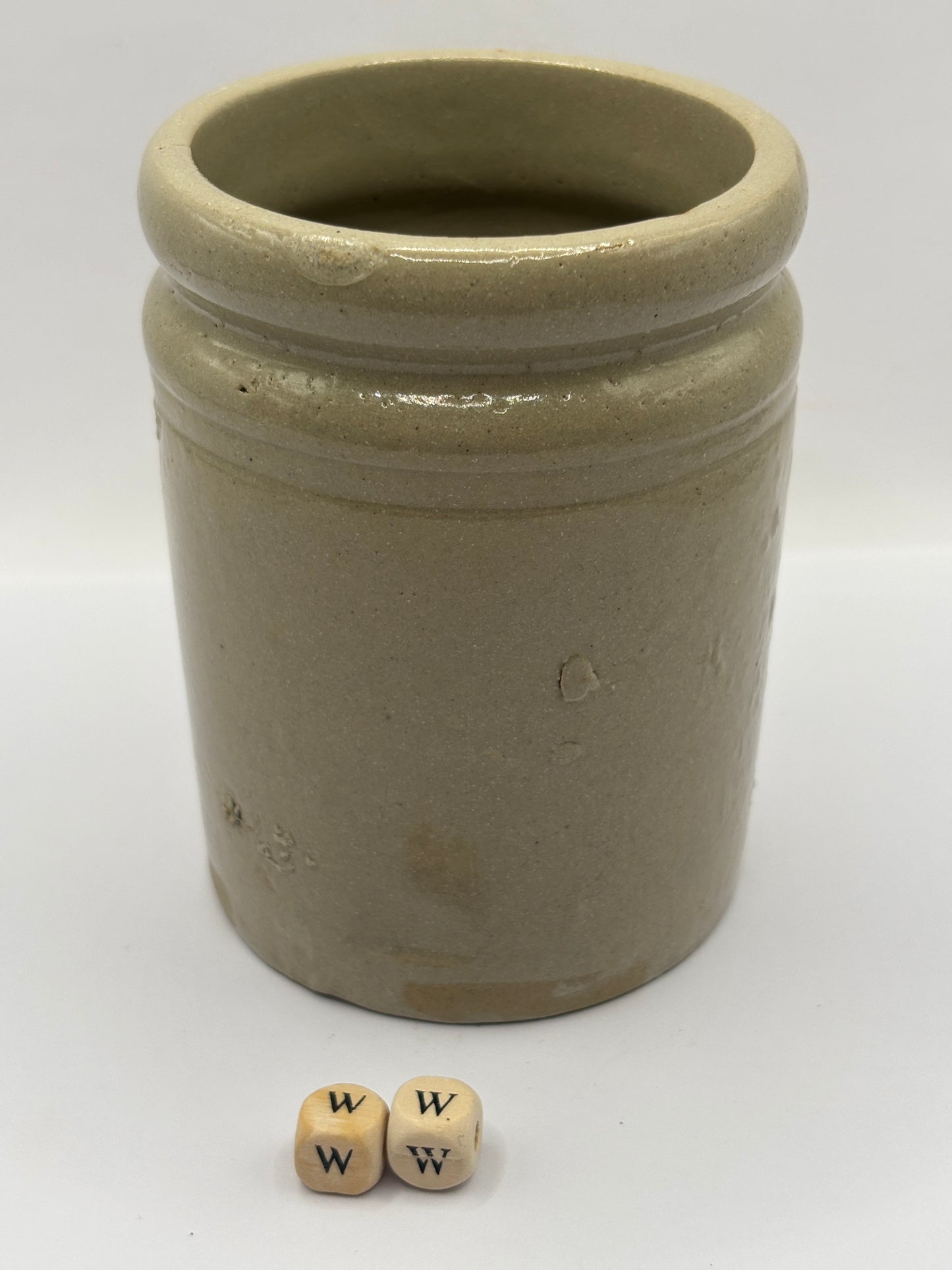 Old 1lb rolled top stoneware jam pot (ww)