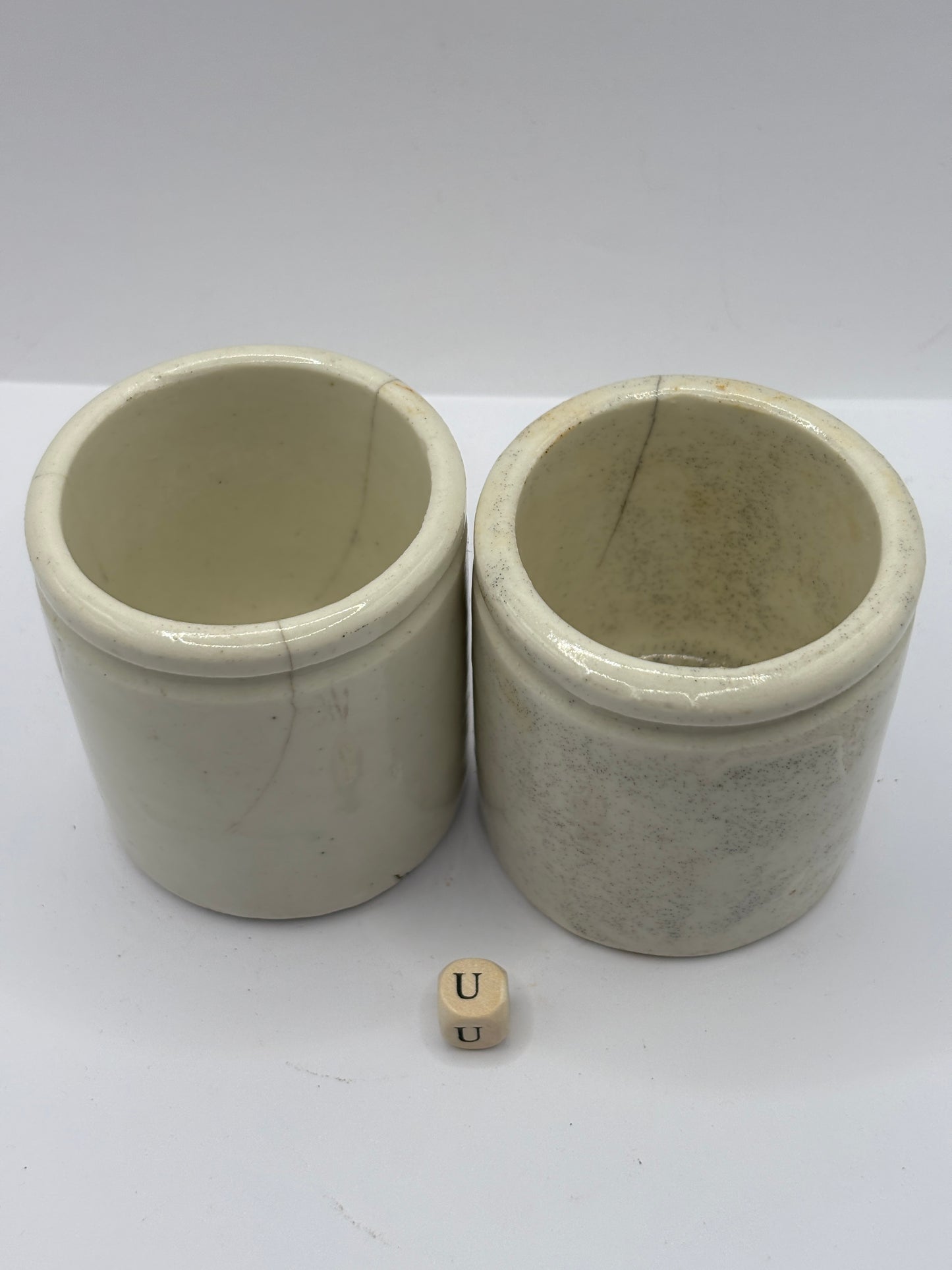 2 Old chunky stoneware pots (u)