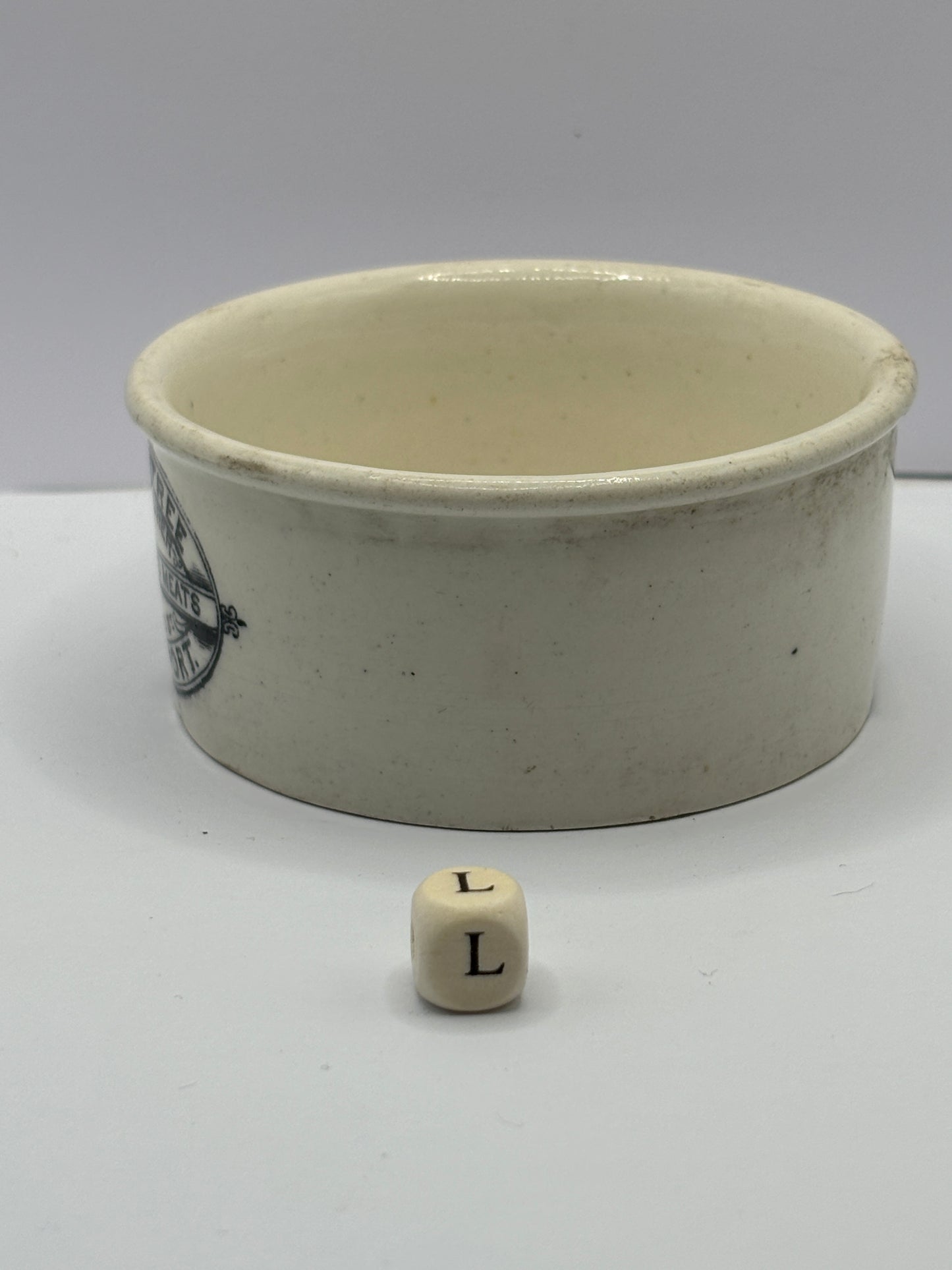 Plumtree home potted meats advertising pot. Damaged (L)