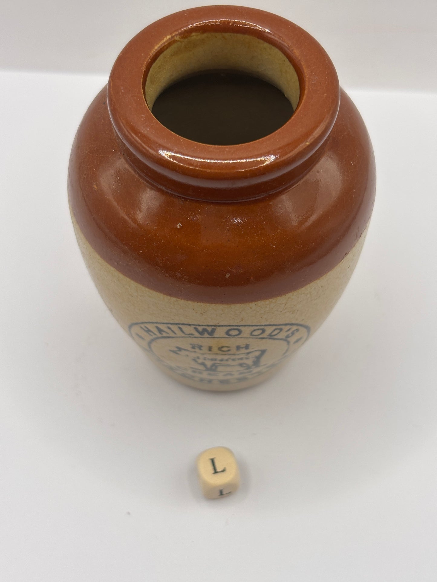 Old Manchester advertising cream pot, Hailwoods rich cream, Manchester (L)