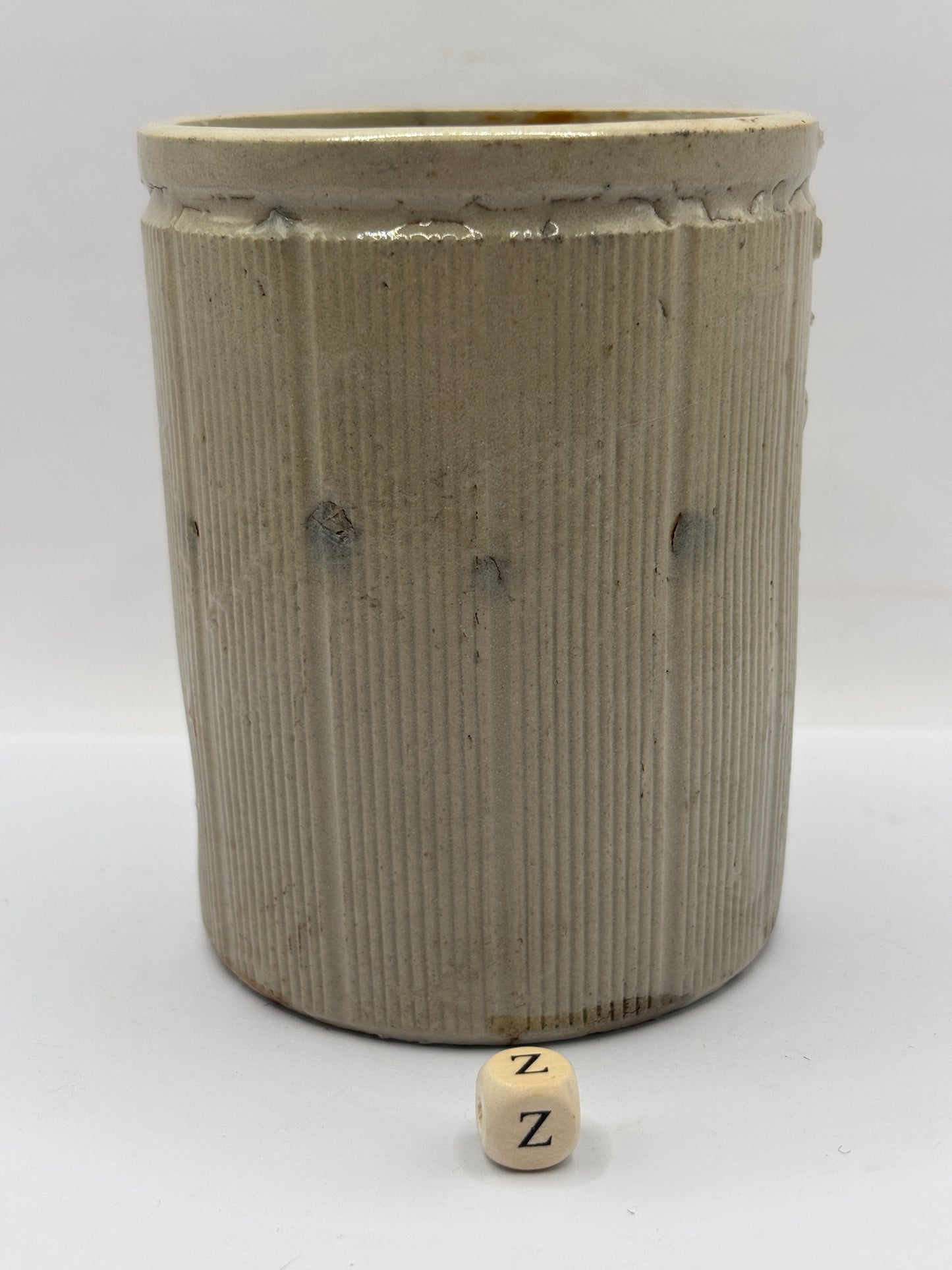 Old 1lb ribbed stoneware jam pot (z)