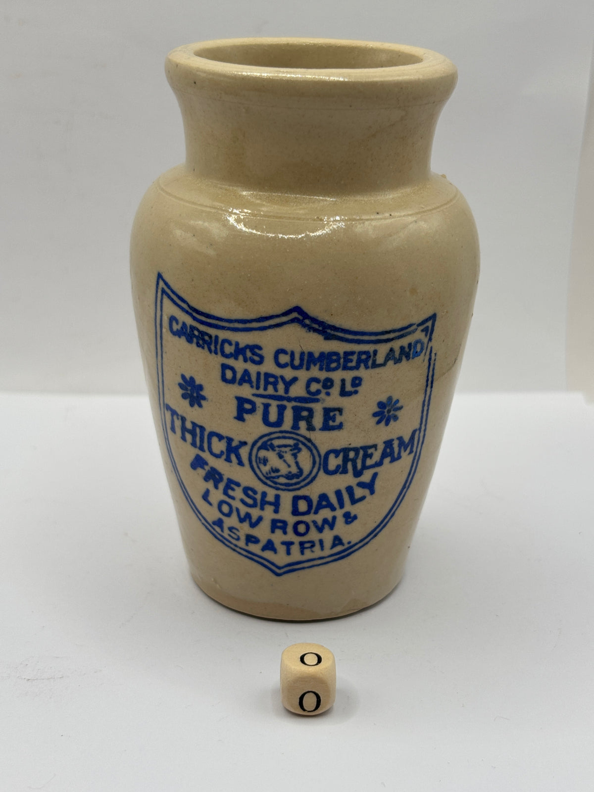 Old advertising cream pot, Carricks Cumberland dairy (o)