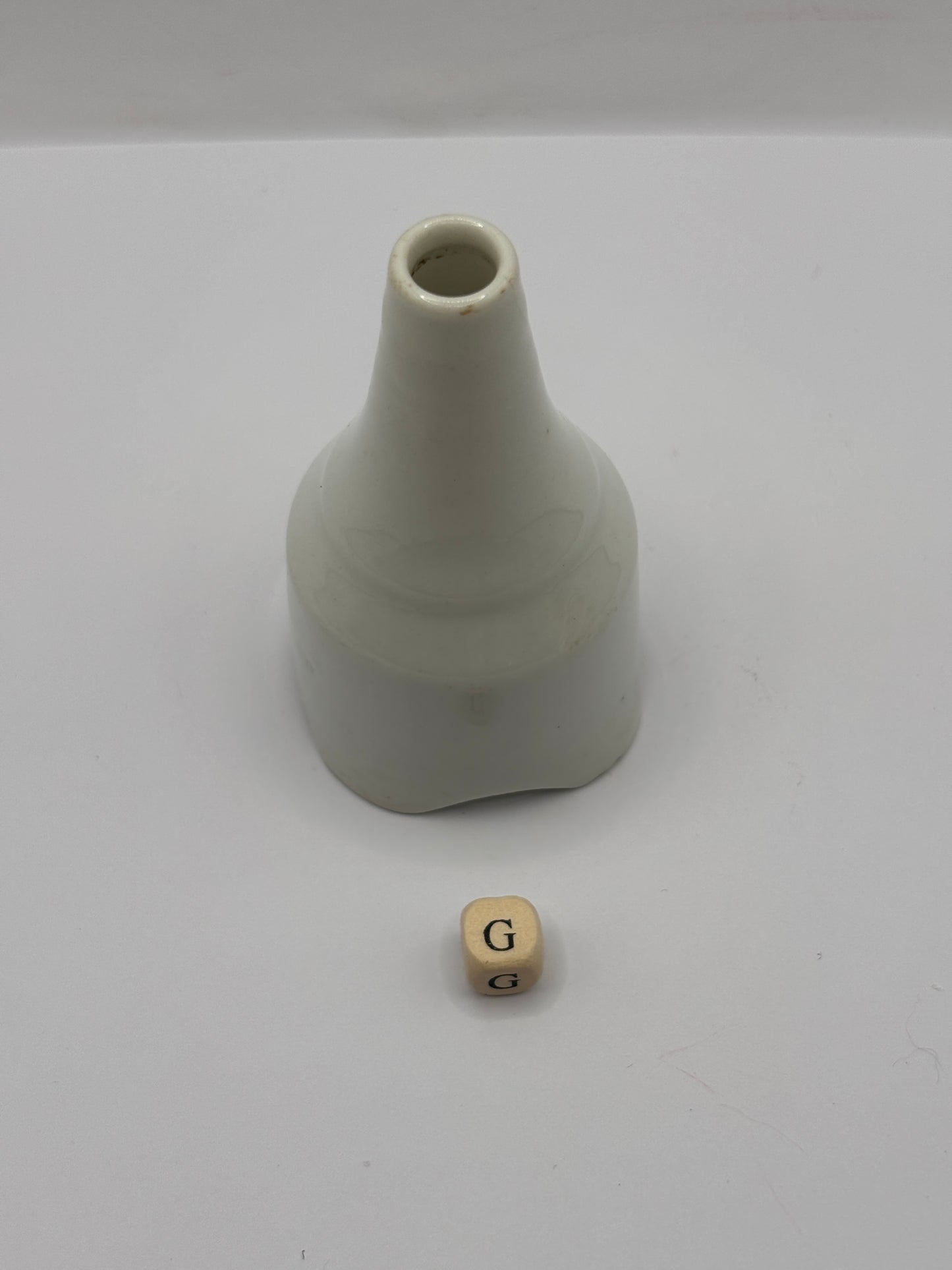 Vintage stoneware pie funnel (G)