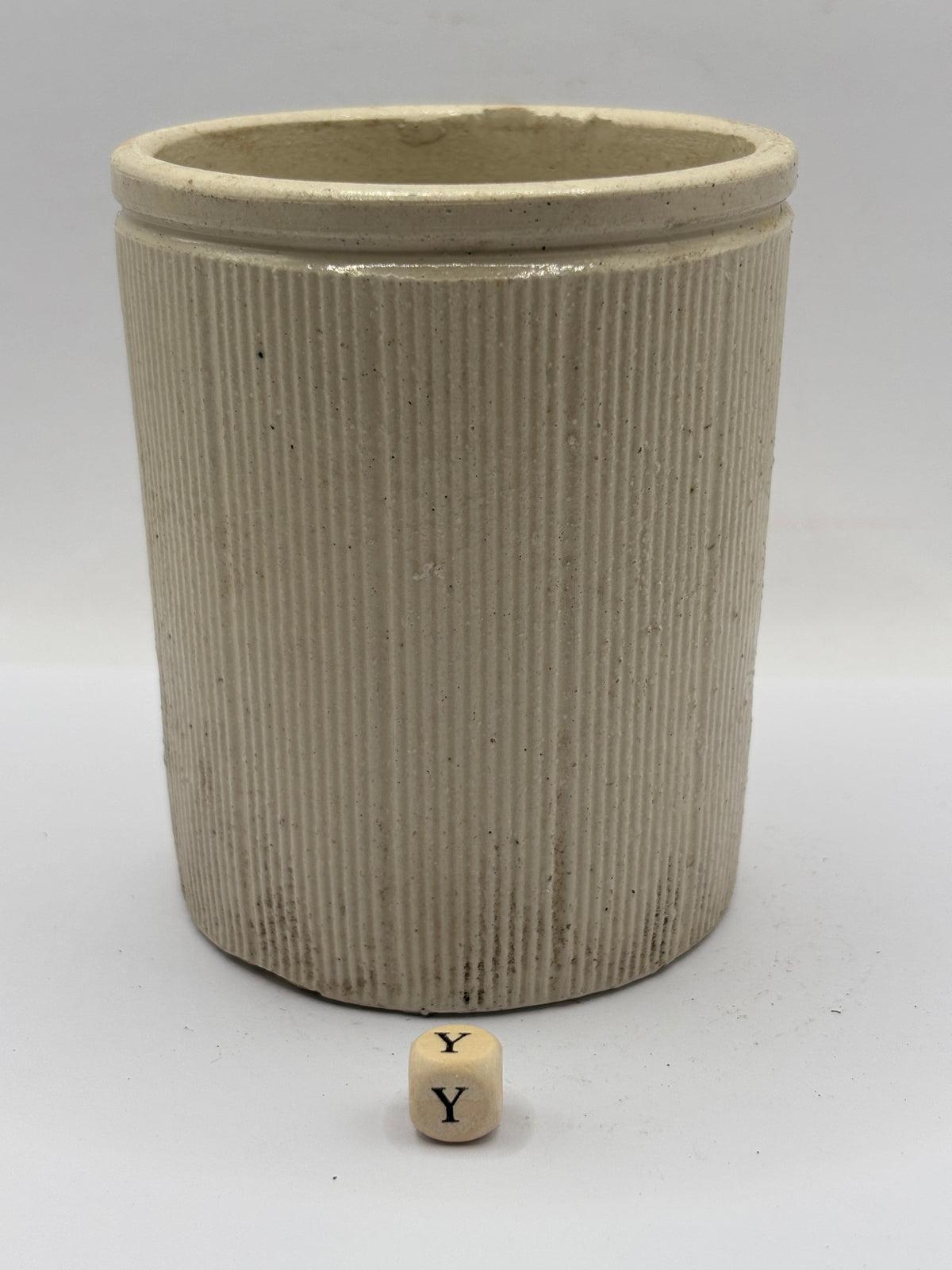 Old 1lb ribbed stoneware jam pot (Y)
