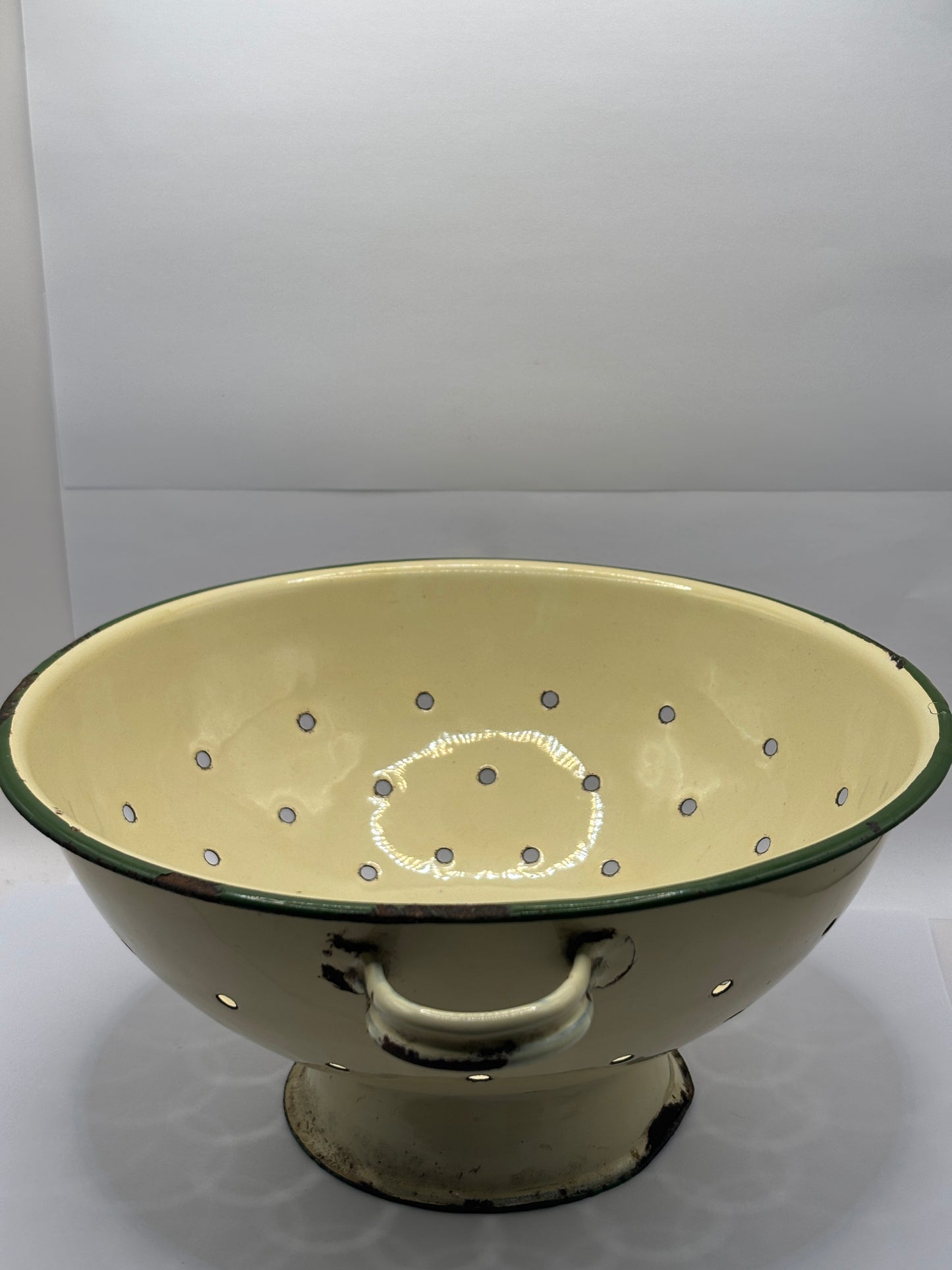 Vintage enamel colander/strainer