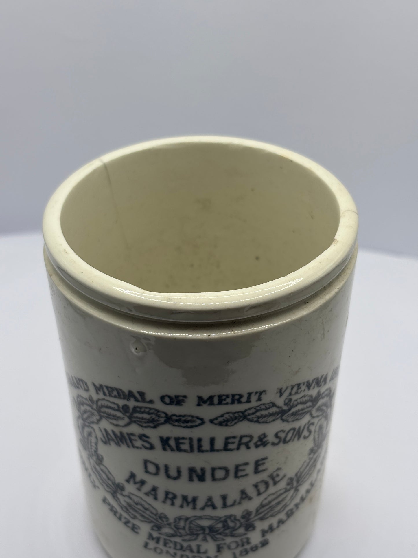 Old 1lb James Keiller Dundee marmalade jar. Damaged