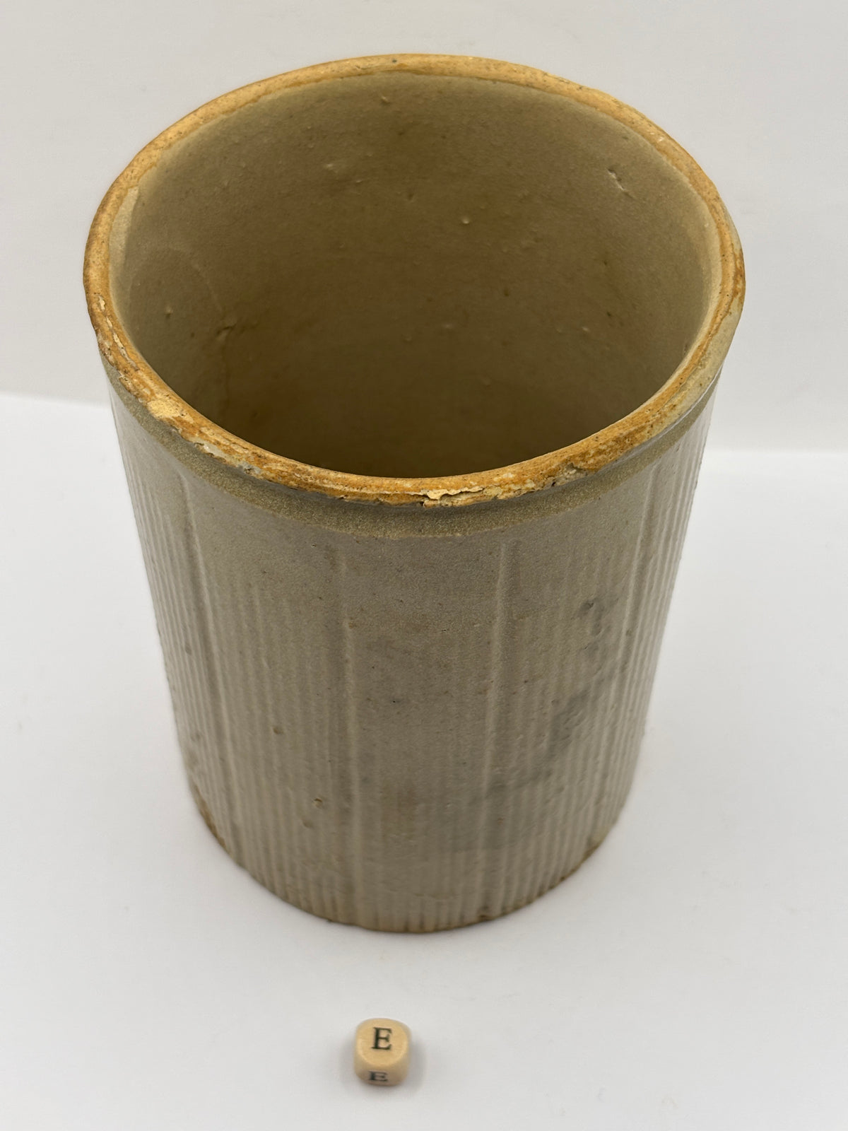 Old 2lb ribbed stoneware jam pot (E)