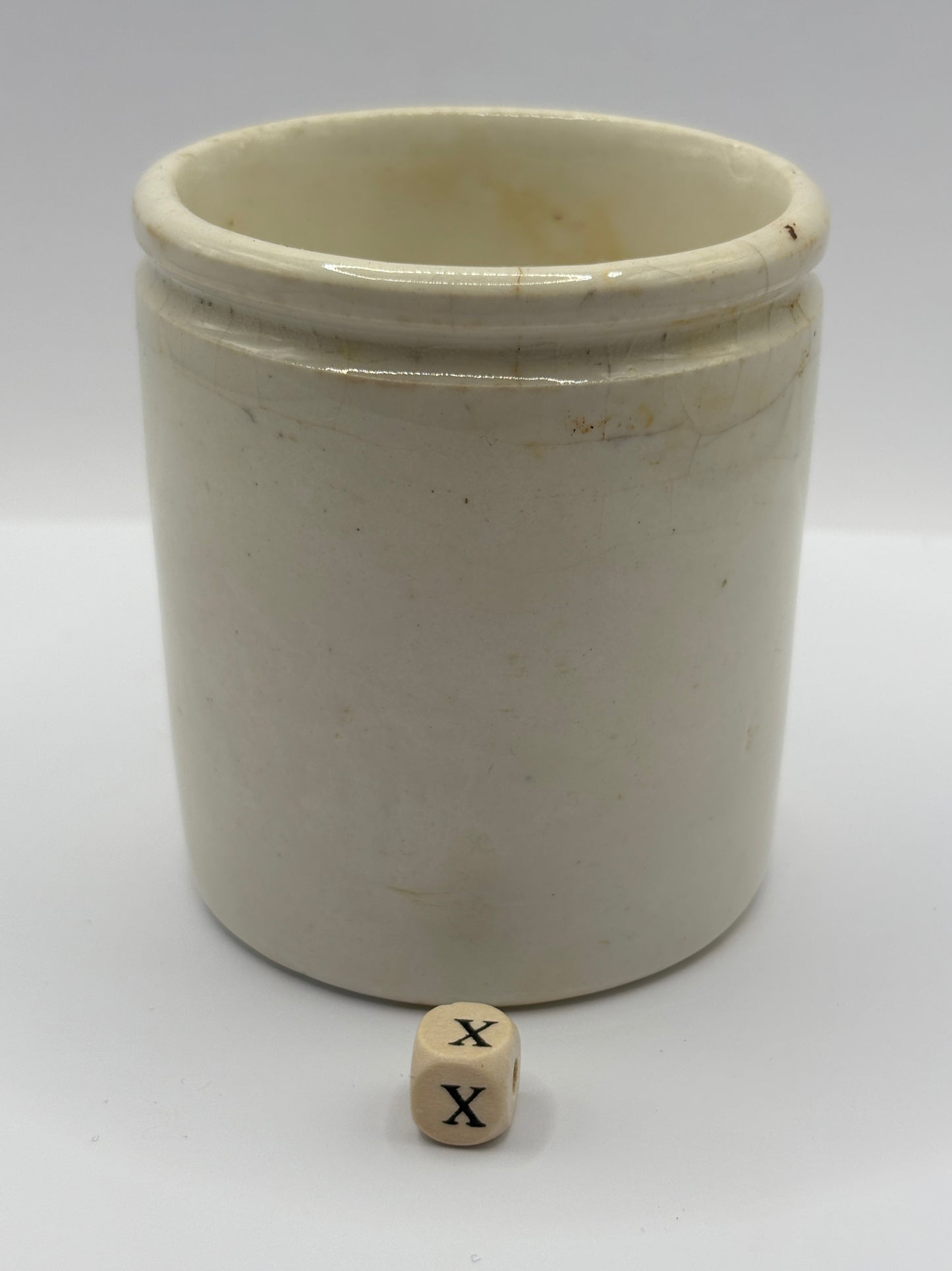 Old chunky stoneware pot (x)