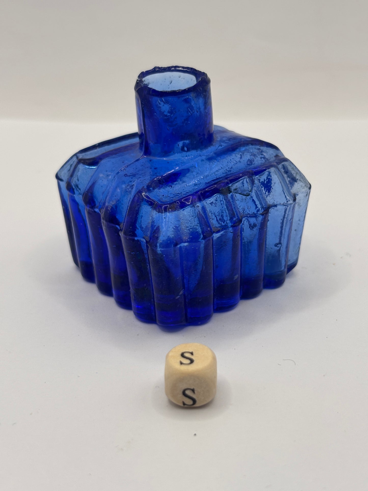 Old blue glass ink bottle, inkwell, penny ink (S)