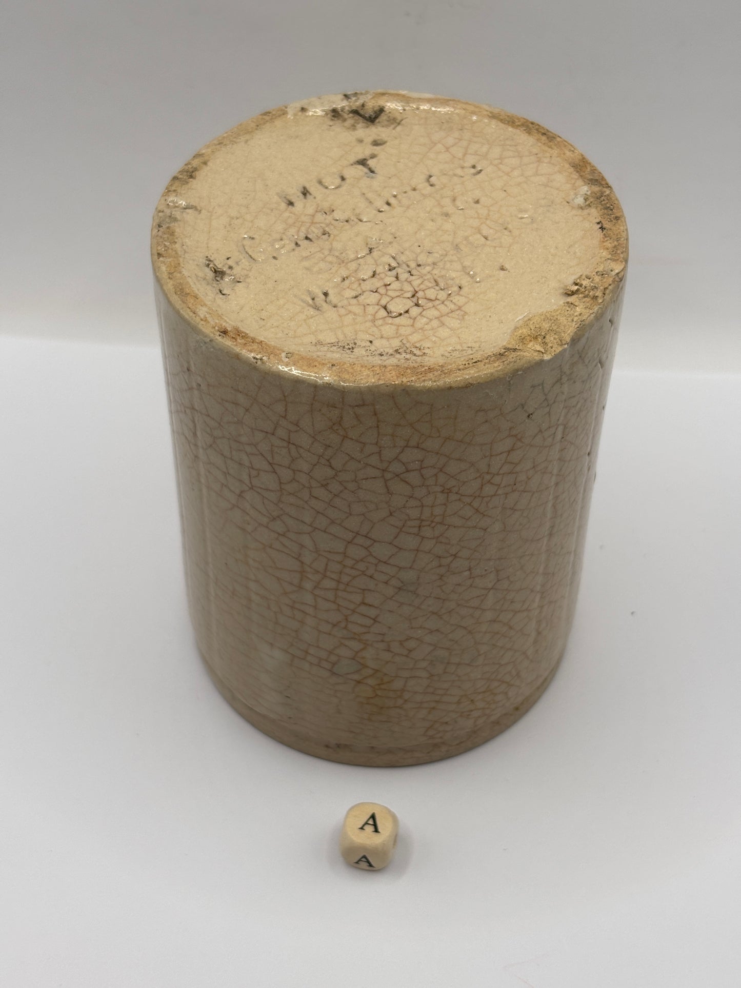 Old 1lb ribbed stoneware jam pot (a)