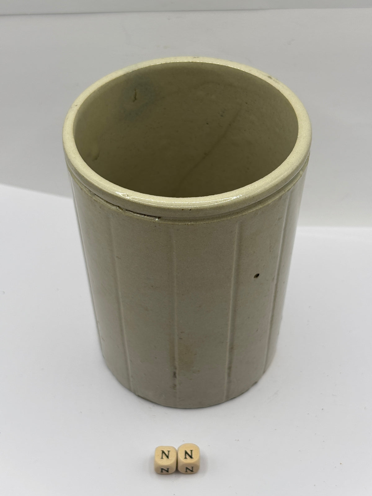 Old 2lb ribbed stoneware jam pot (NN)