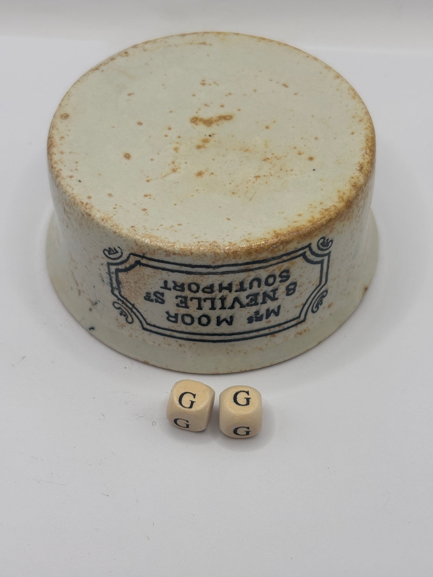 Old Mrs moors advertising meat paste pot (GG)