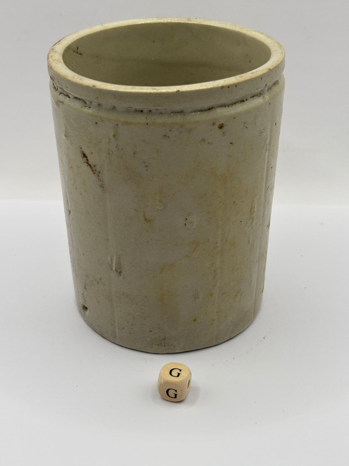 Old 1lb ribbed stoneware jam pot (G)
