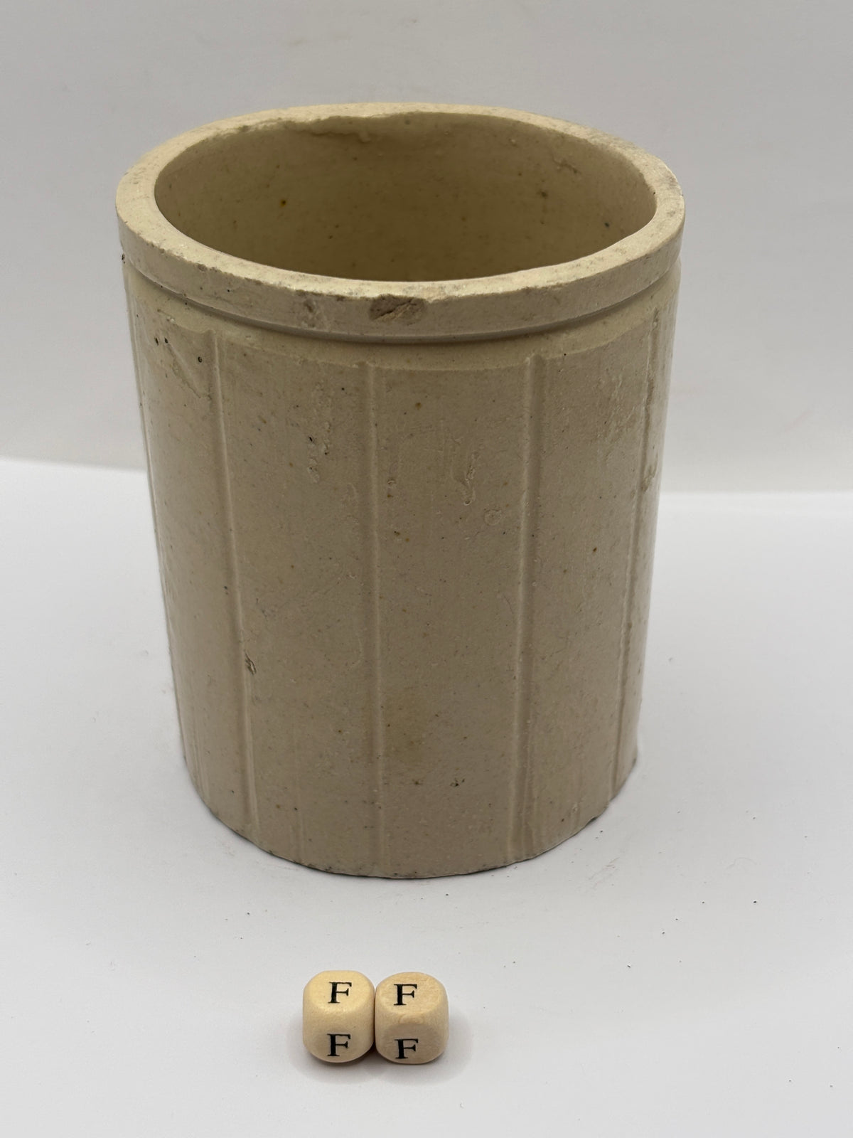 Old 1lb ribbed stoneware jam pot (ff)