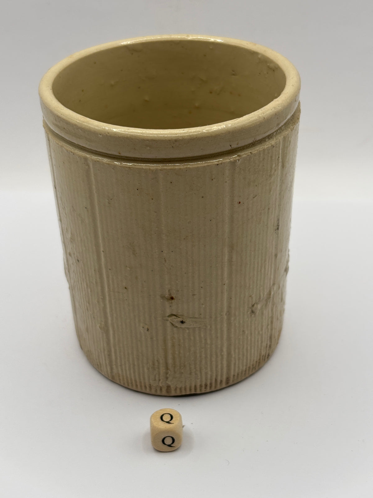 Old 1lb ribbed stoneware jam pot (Q)