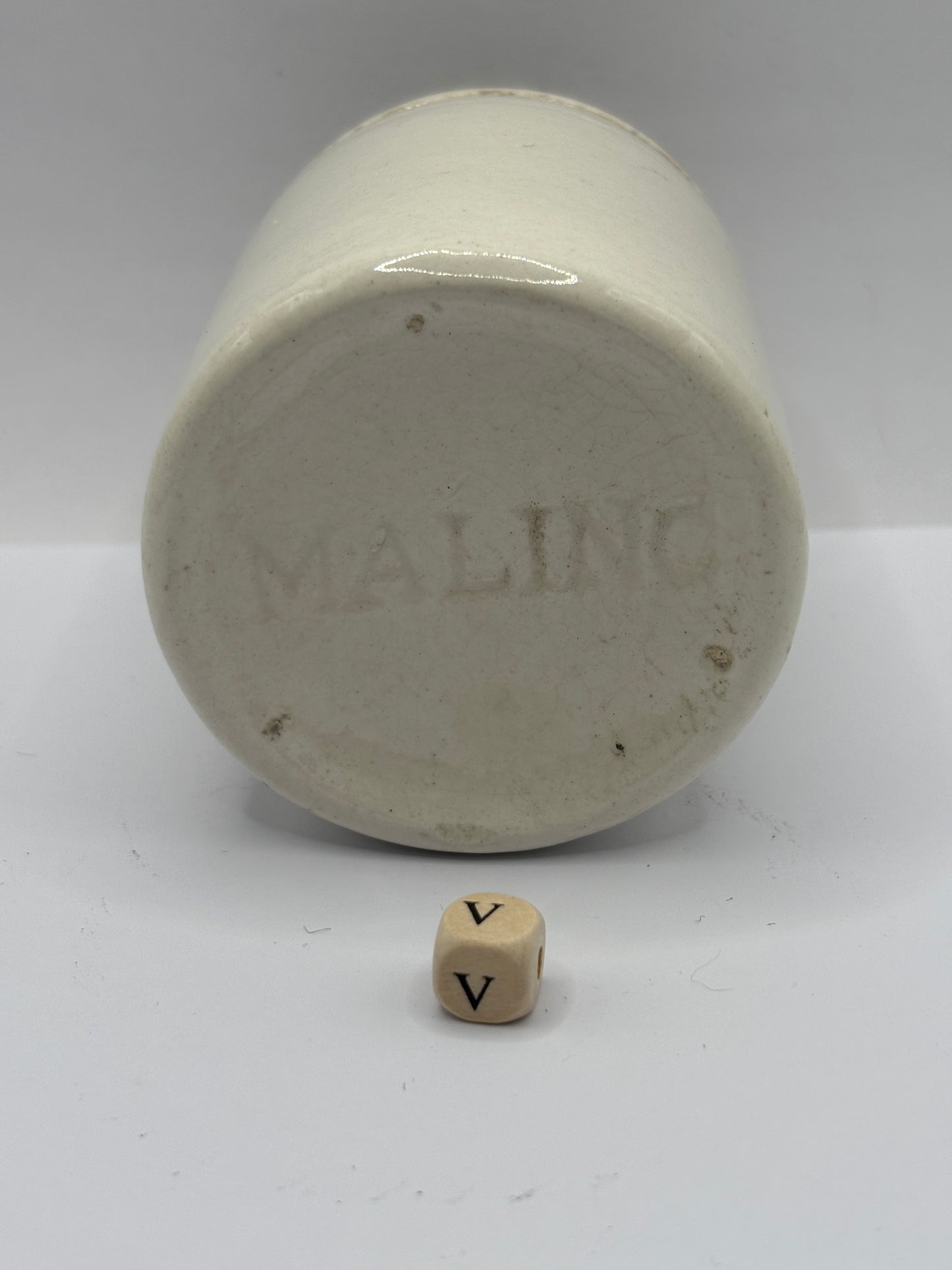 Old chunky Mailing stoneware pot (V)