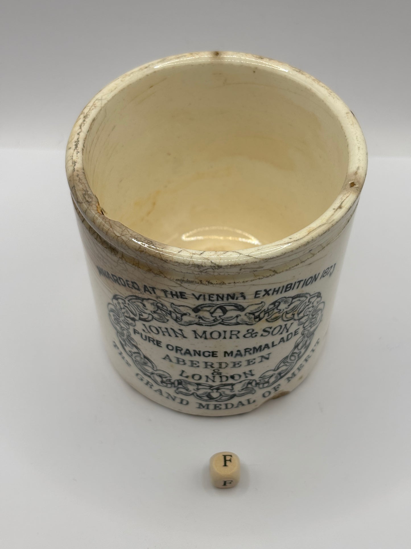 Old rare 1lb John Moirs marmalade jar, pure orange marmalade. Chipped (F)