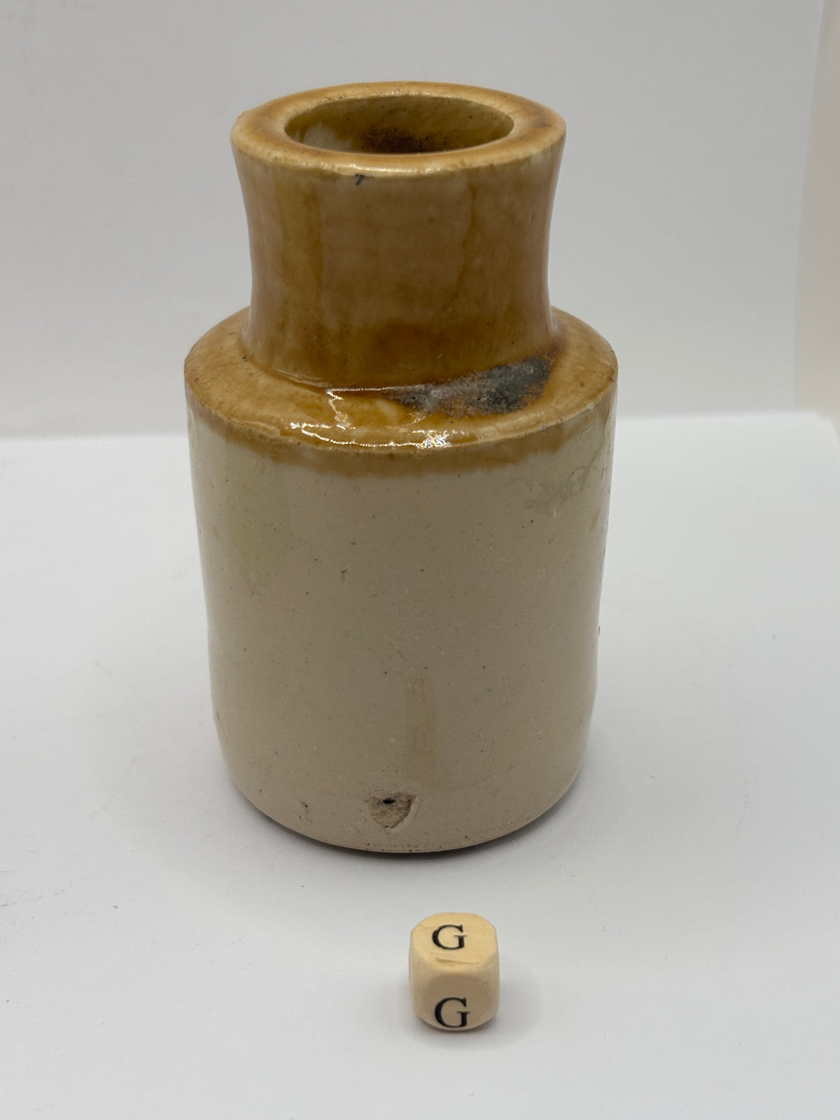 Old mini stoneware blacking pot (G) 9.5cms