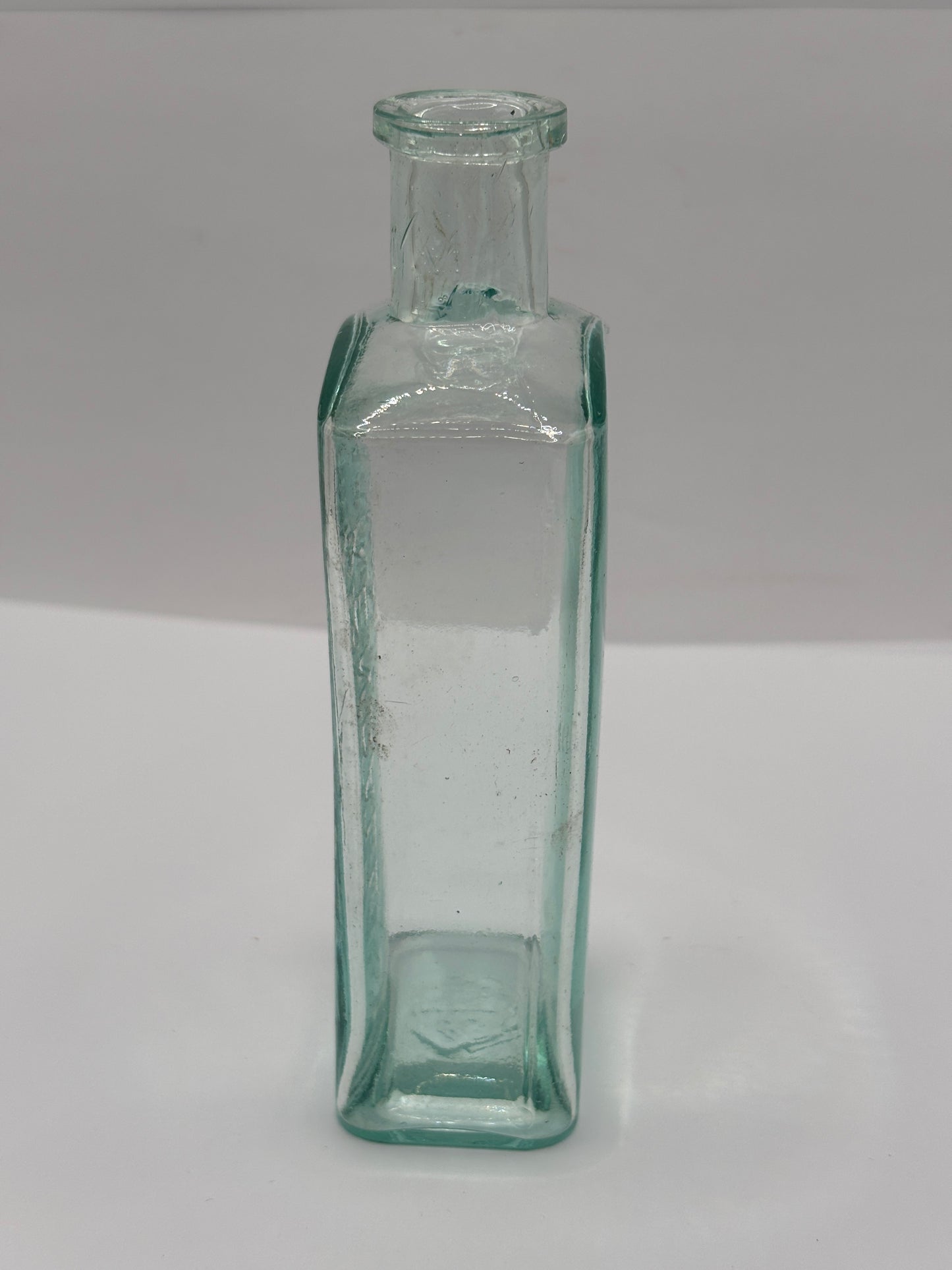 Old York advertising chemist bottle, Kendall pharmaceutical chemist York