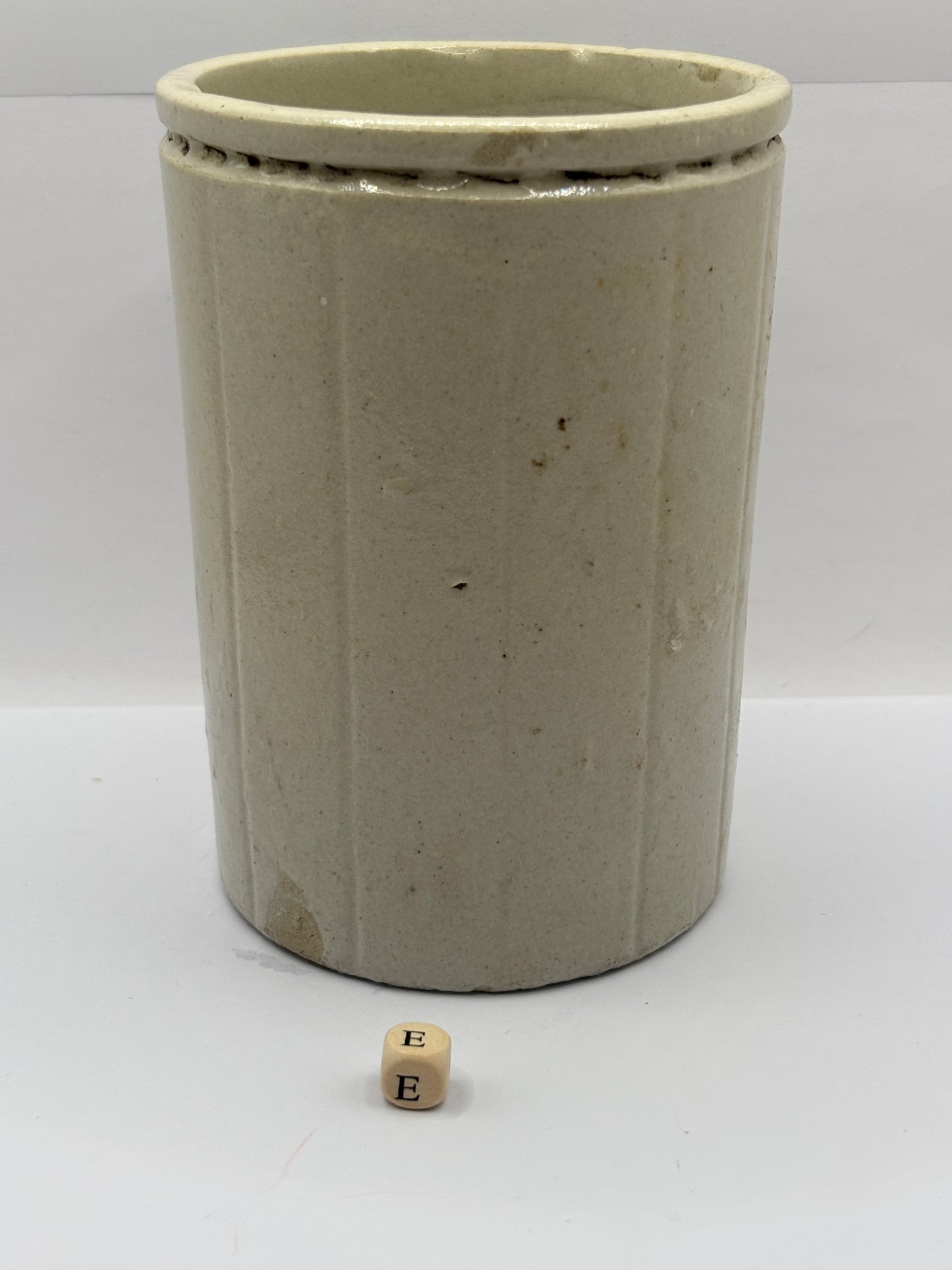 Old 2lb ribbed stoneware jam pot (e)