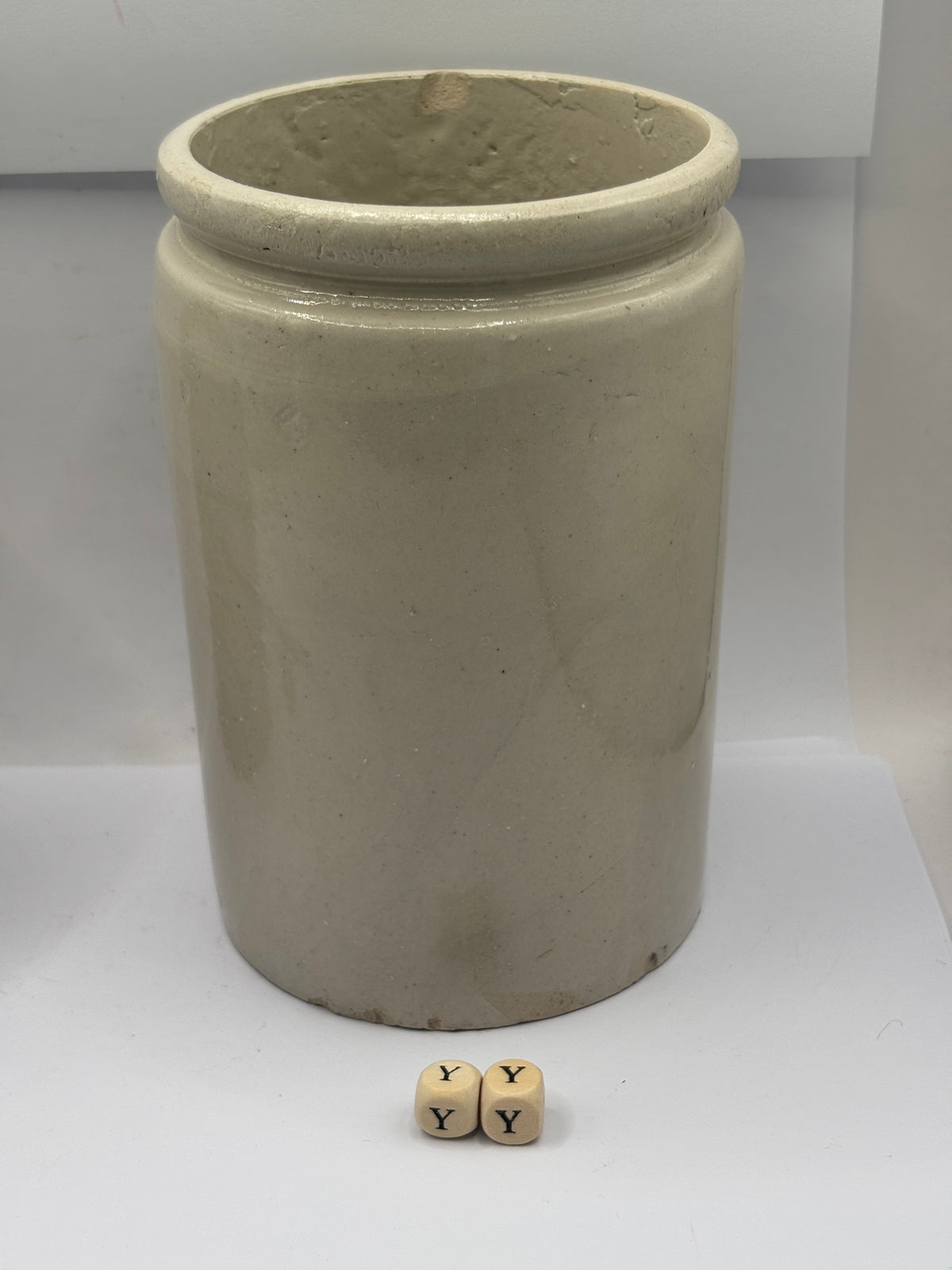 Old 2lb rolled top stoneware jam pot (YY)