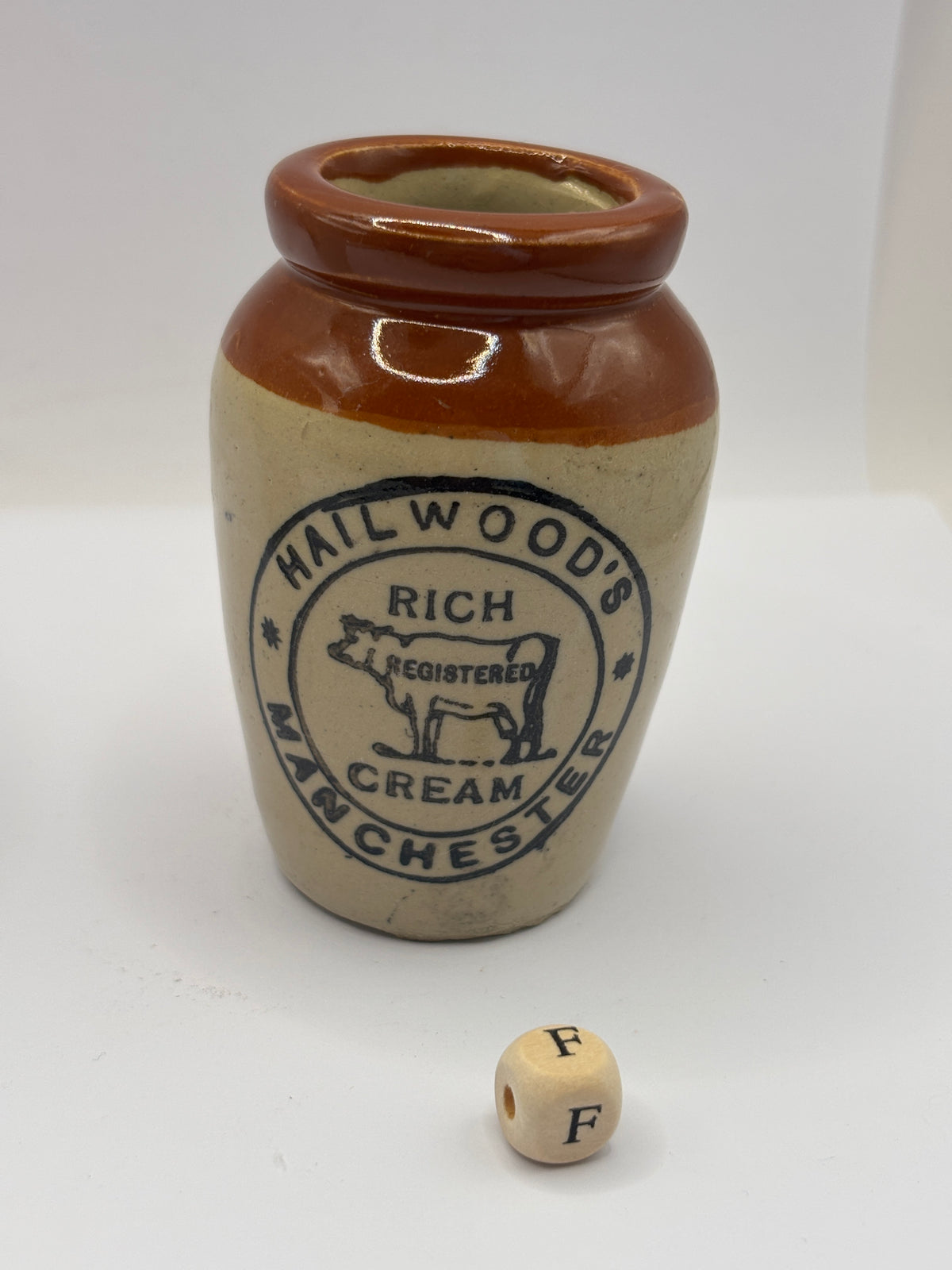 Old advertising cream pot, Hailwoods rich cream (F)